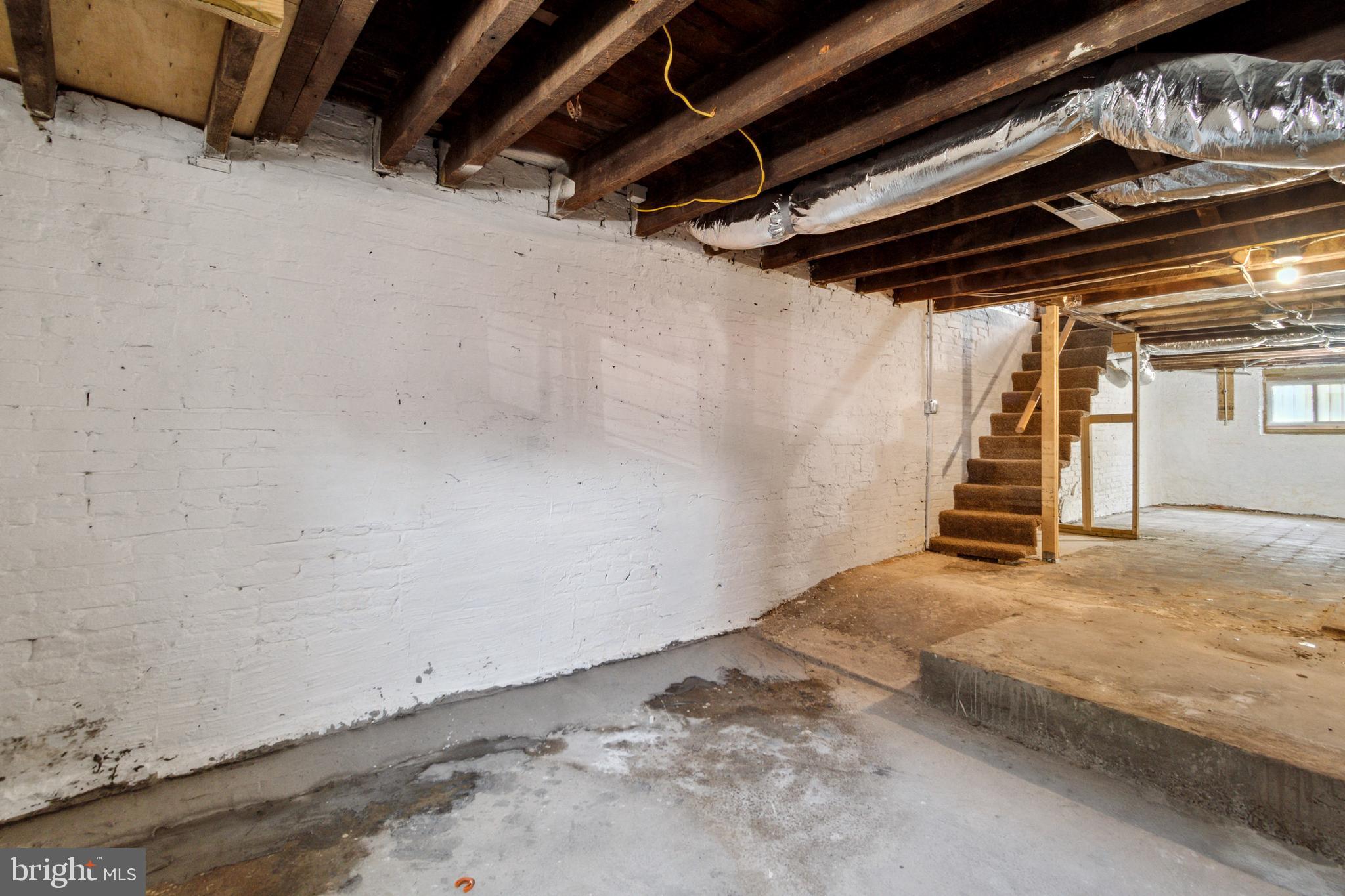 805 N ROSE STREET