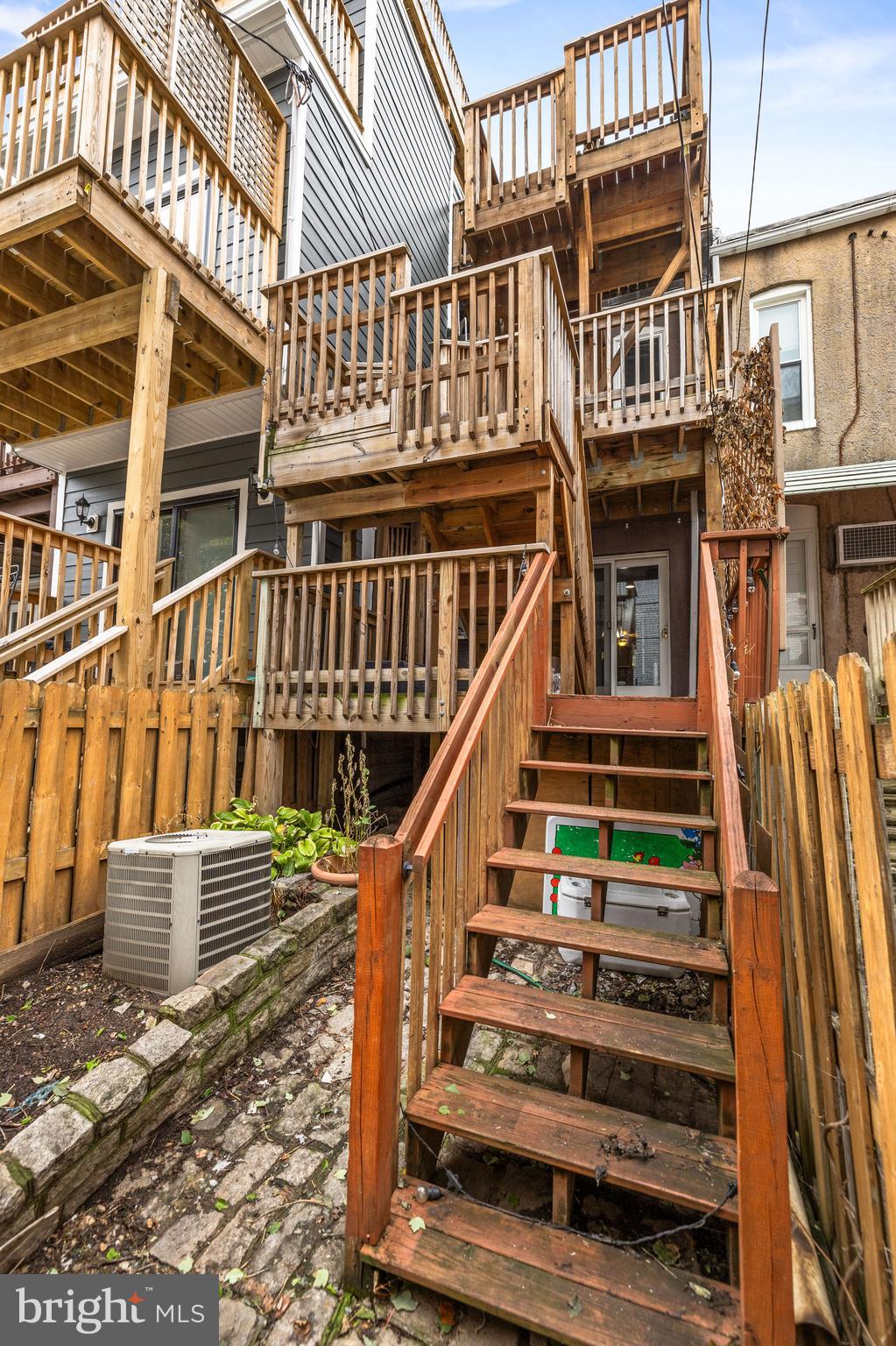 630 E CLEMENT STREET