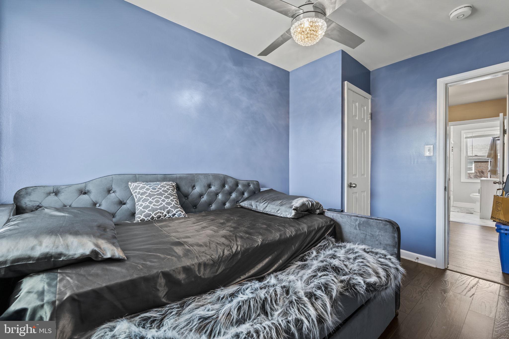 3709 RAVENWOOD AVENUE