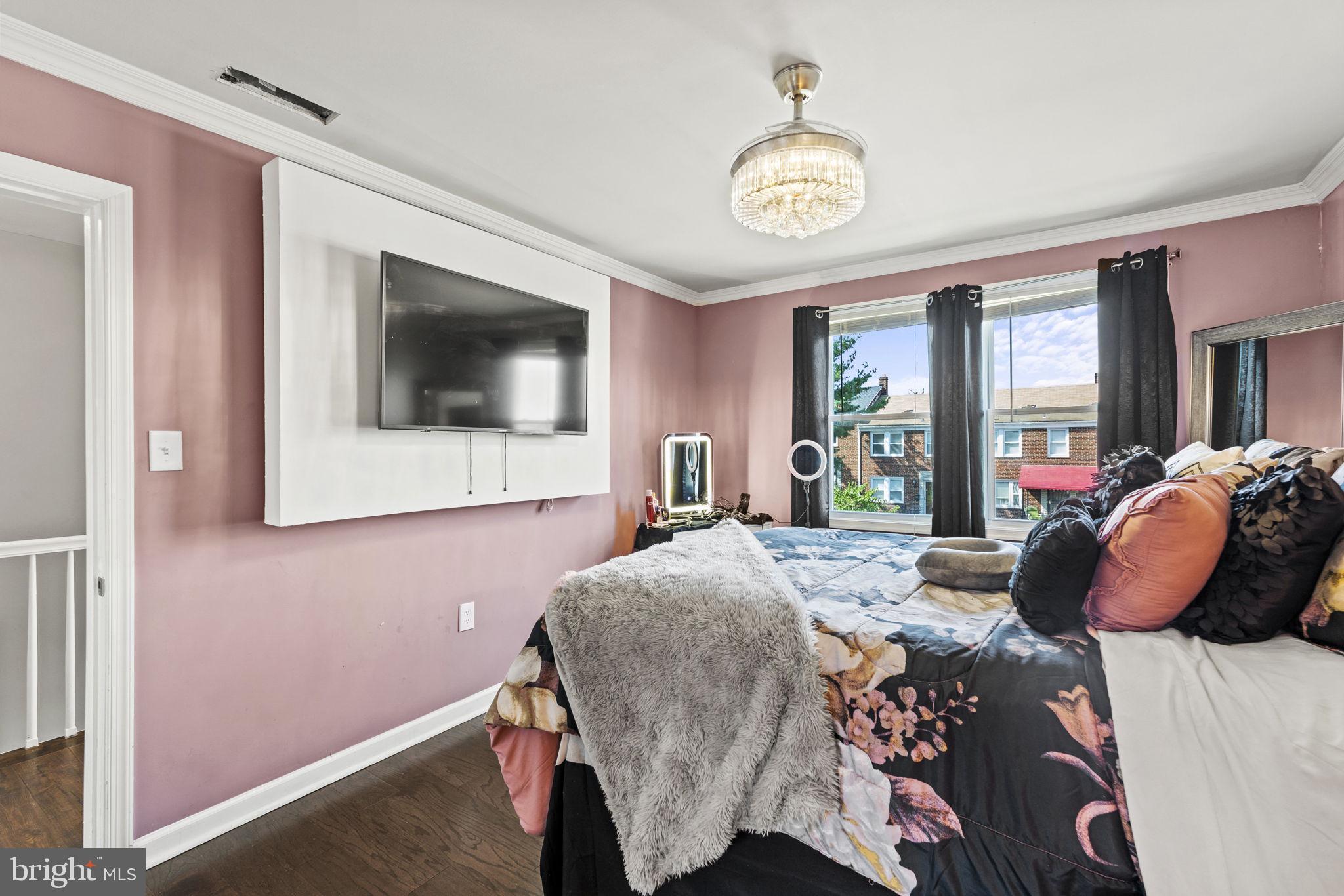 3709 RAVENWOOD AVENUE