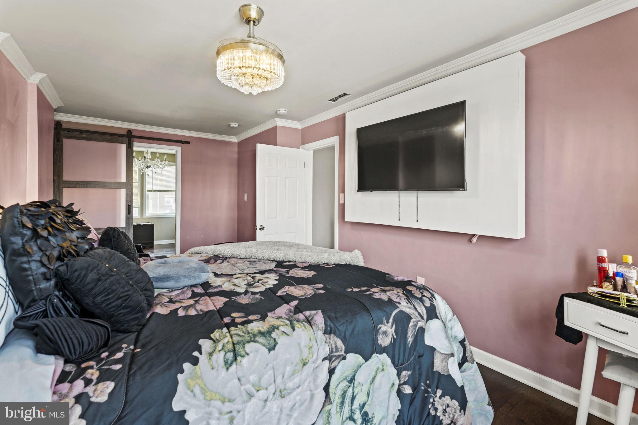 3709 RAVENWOOD AVENUE