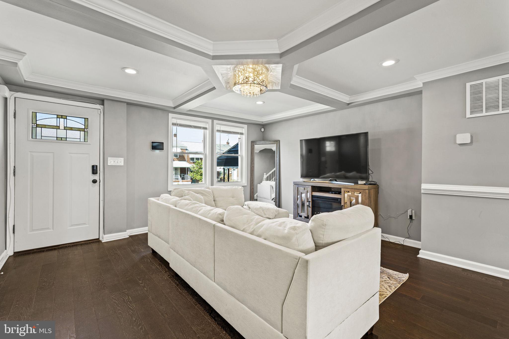 3709 RAVENWOOD AVENUE