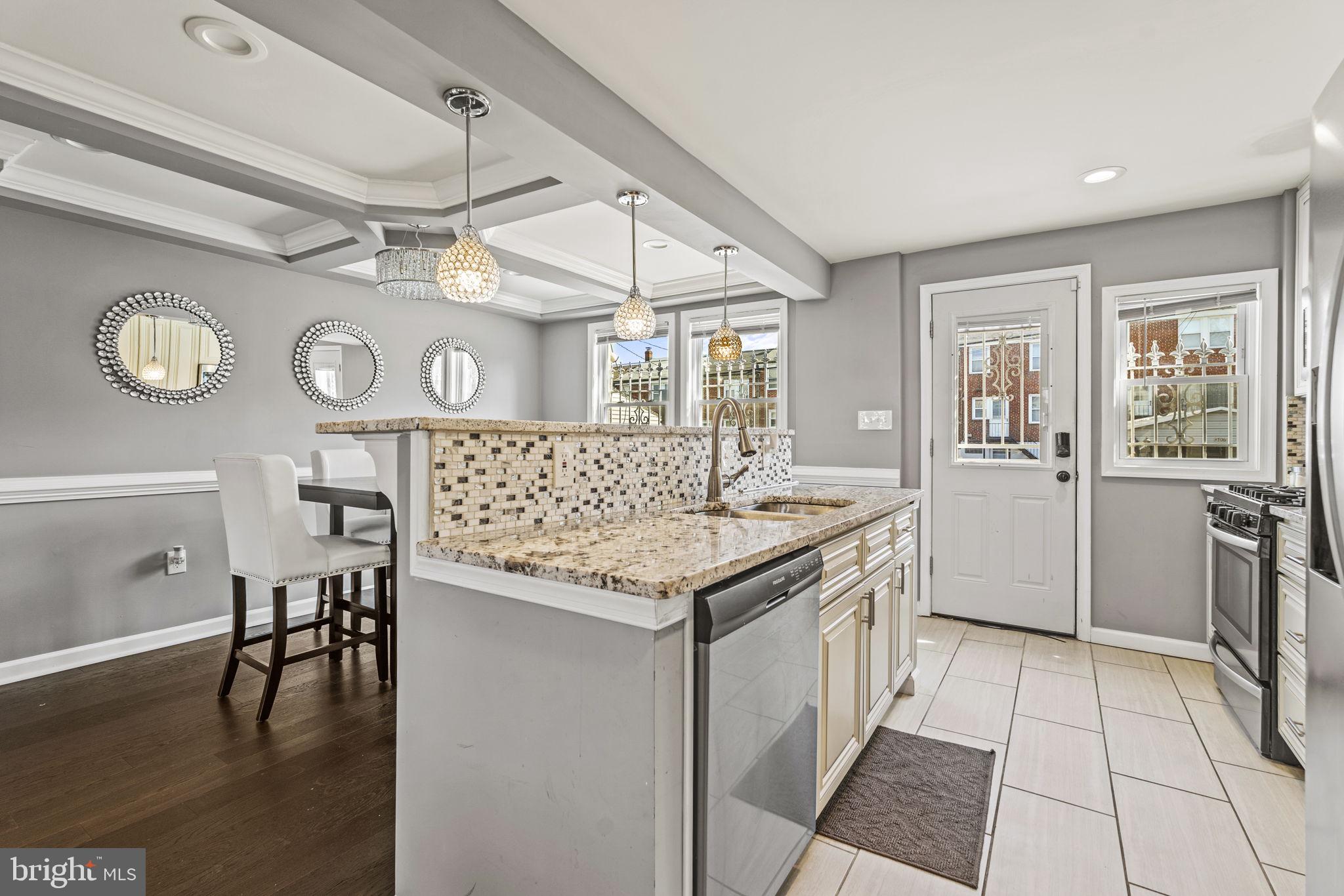 3709 RAVENWOOD AVENUE