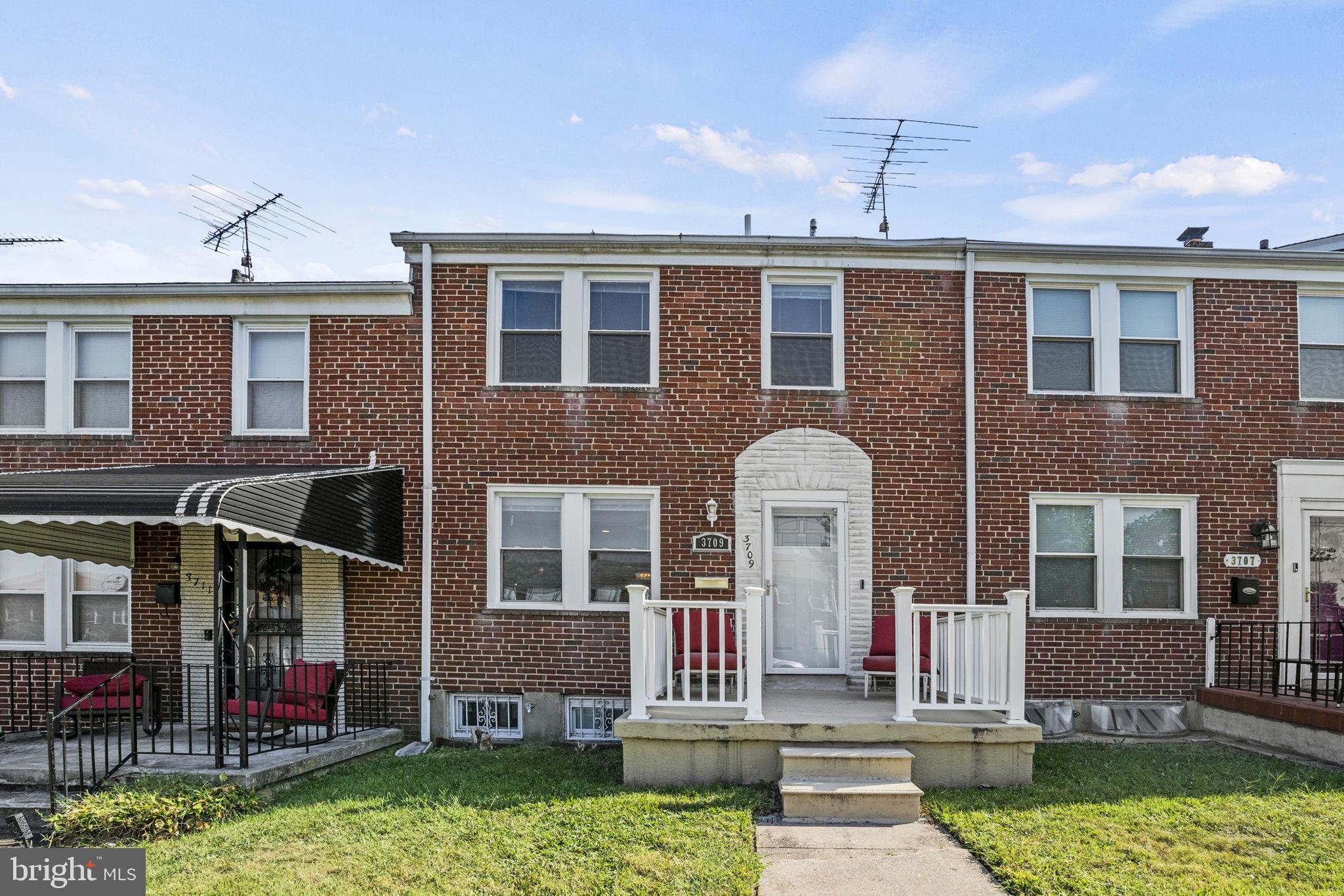 3709 RAVENWOOD AVENUE