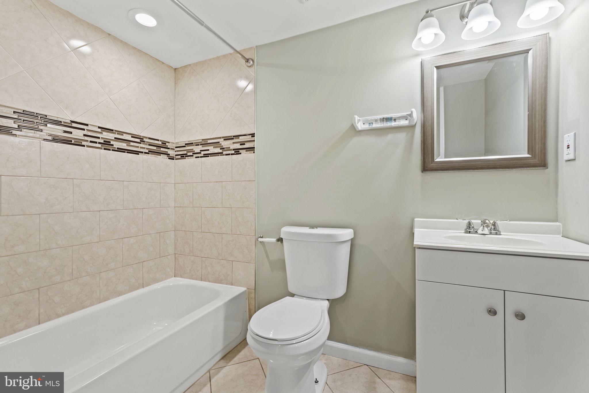 3709 RAVENWOOD AVENUE