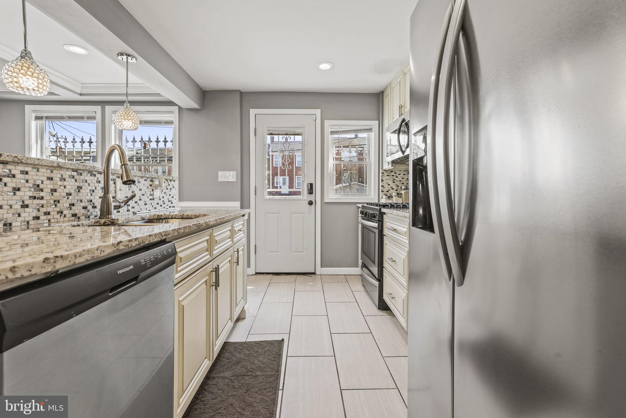 3709 RAVENWOOD AVENUE