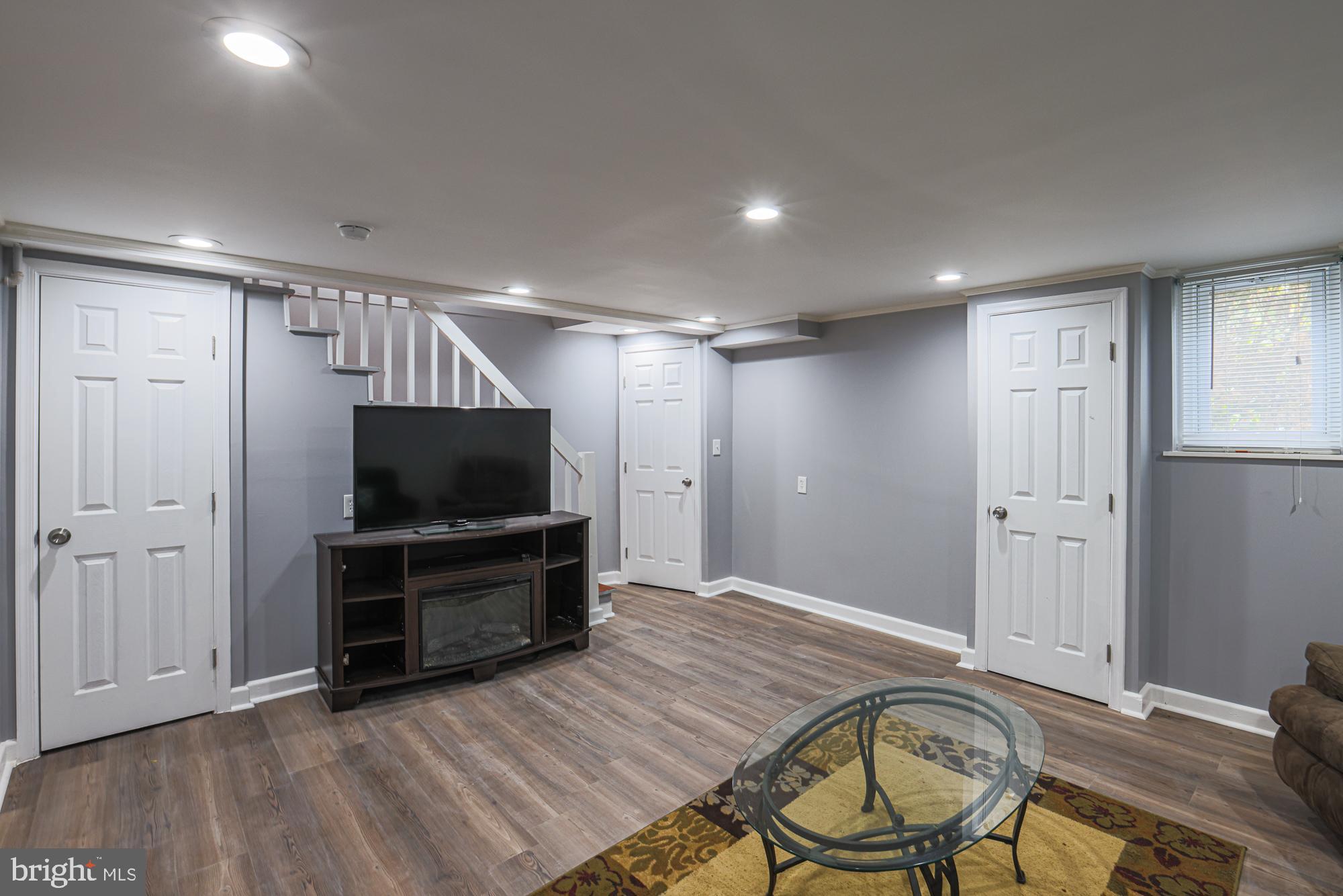 4902 LINDSAY ROAD