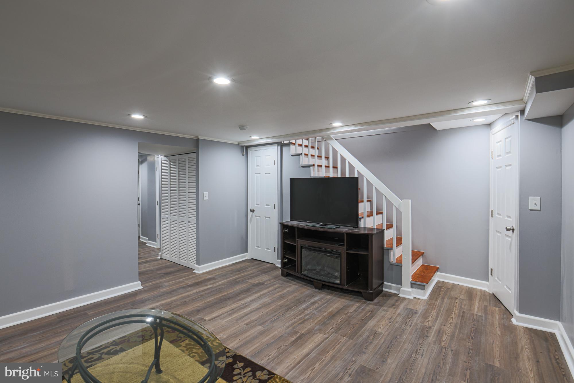 4902 LINDSAY ROAD