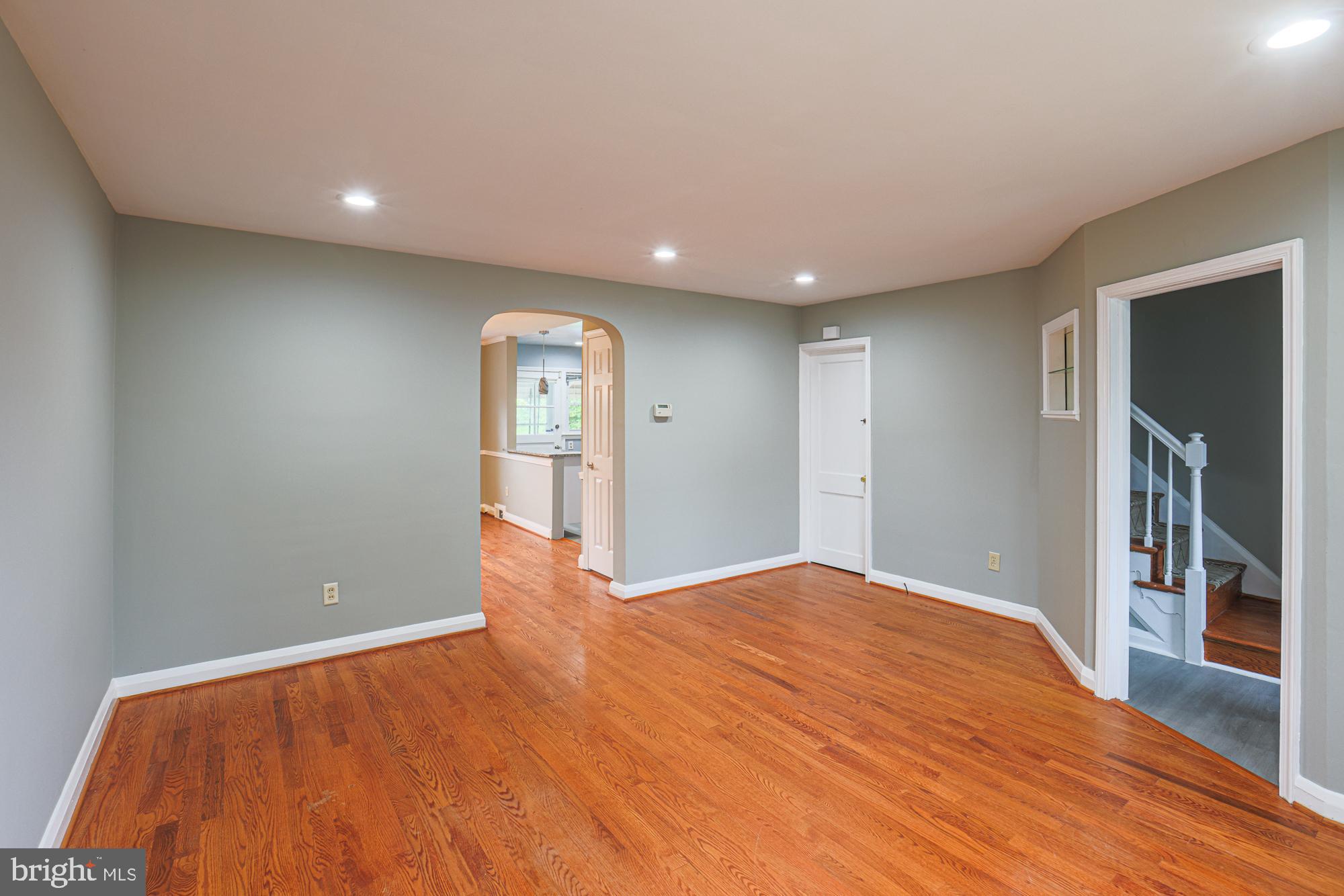 4902 LINDSAY ROAD