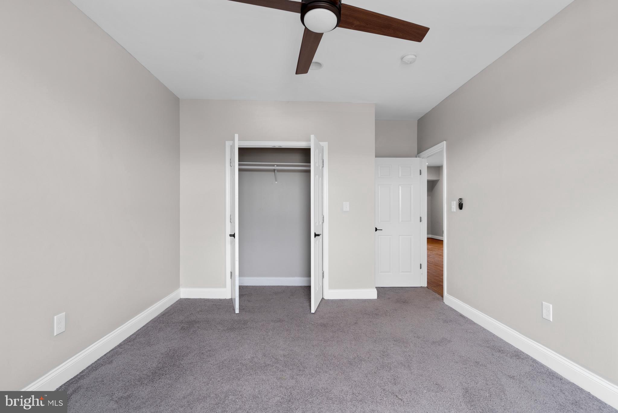 943 BROOKS LANE