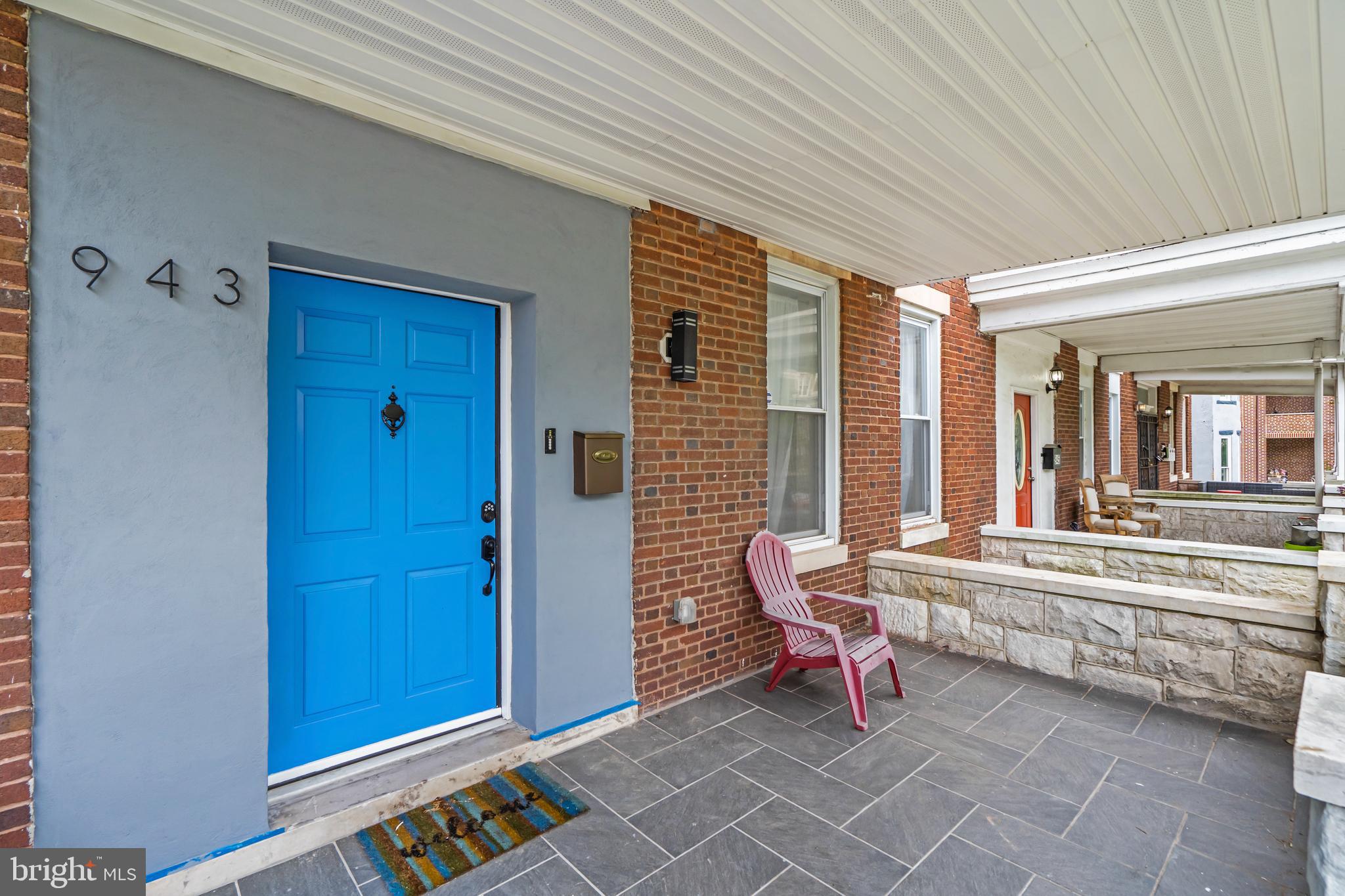 943 BROOKS LANE
