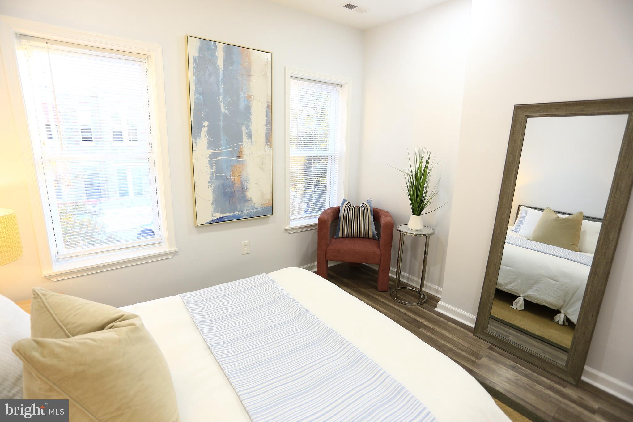 2130 W FAYETTE STREET