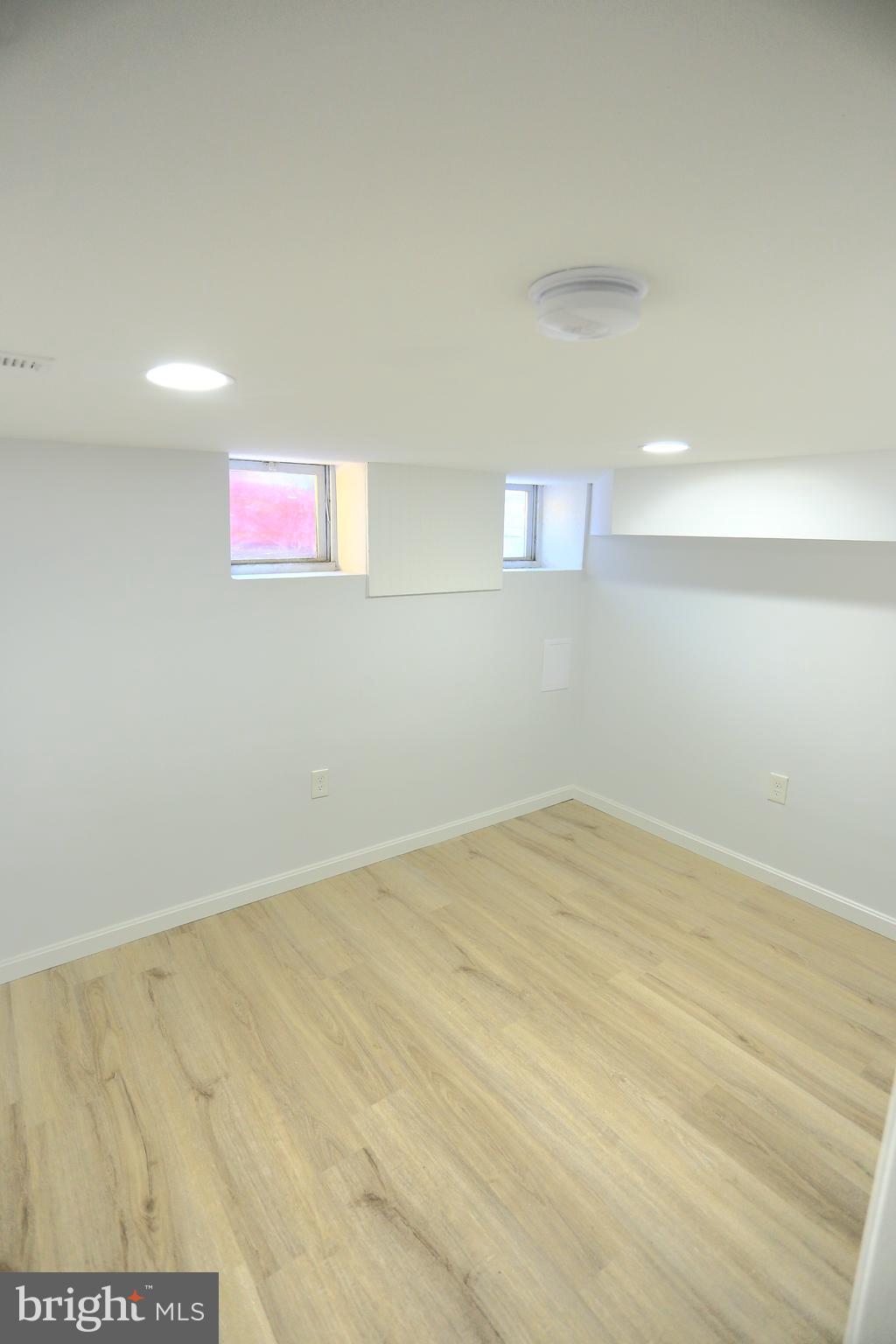 2130 W FAYETTE STREET