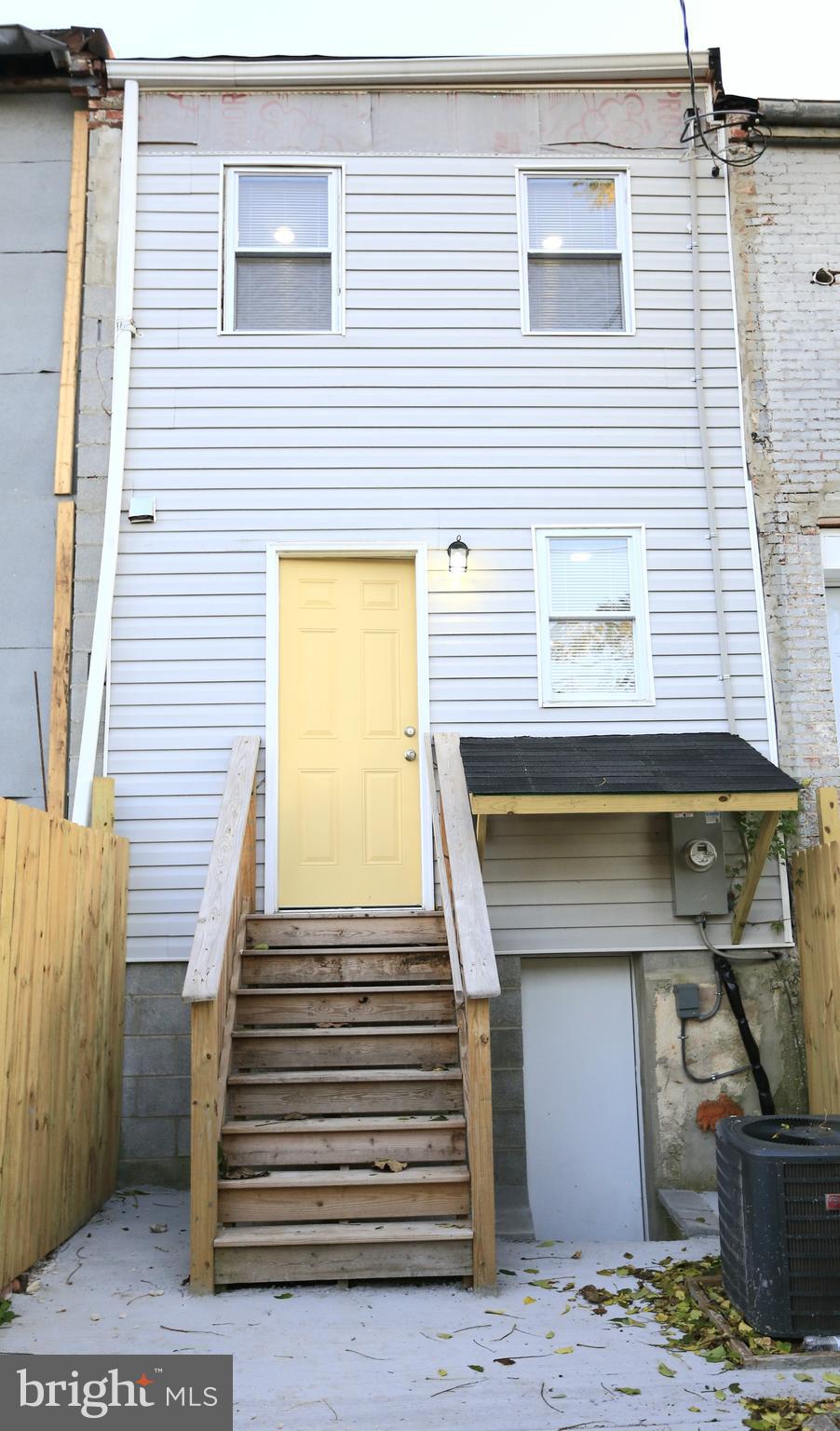 2130 W FAYETTE STREET