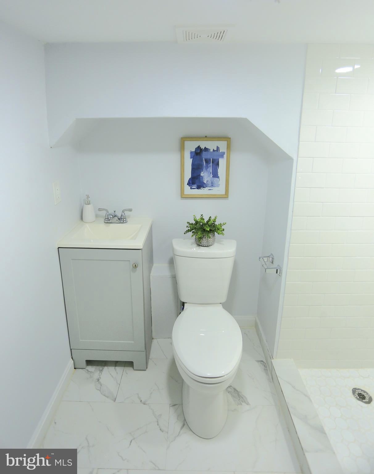 2130 W FAYETTE STREET