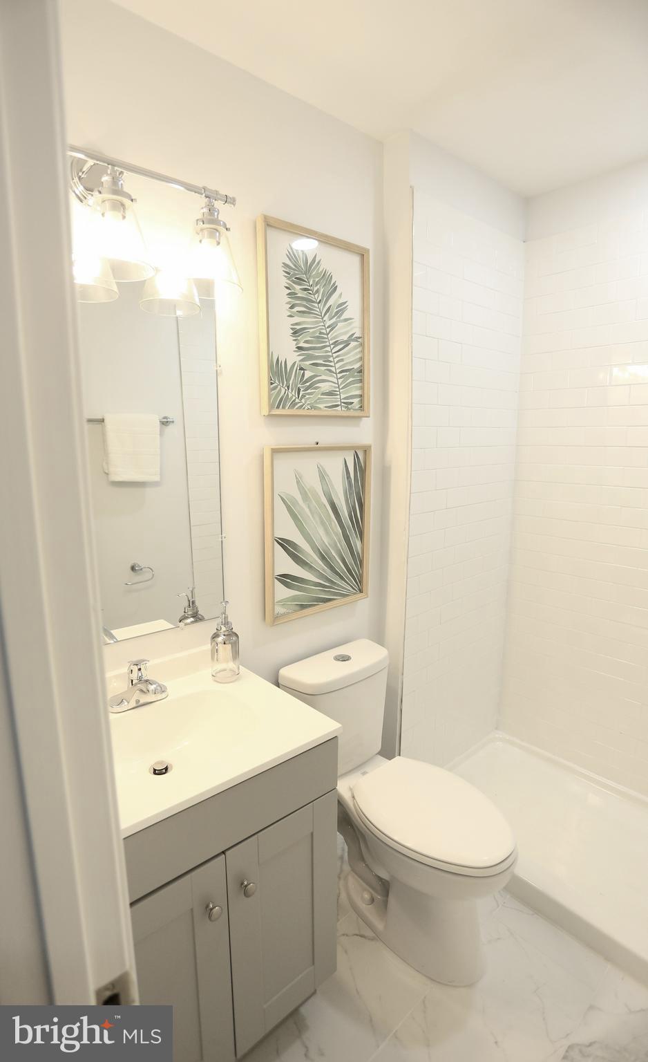 2130 W FAYETTE STREET