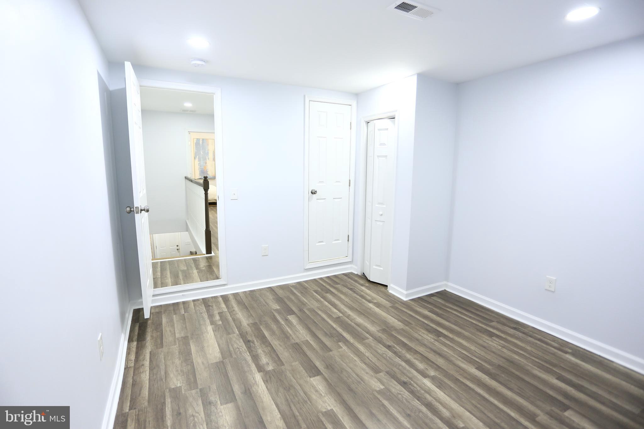 2130 W FAYETTE STREET