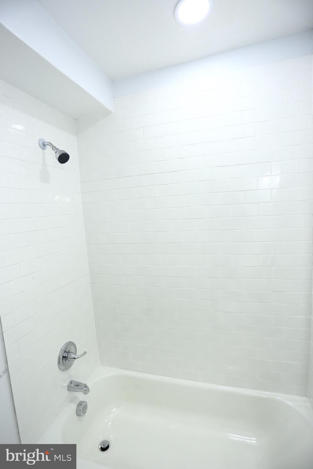 2130 W FAYETTE STREET