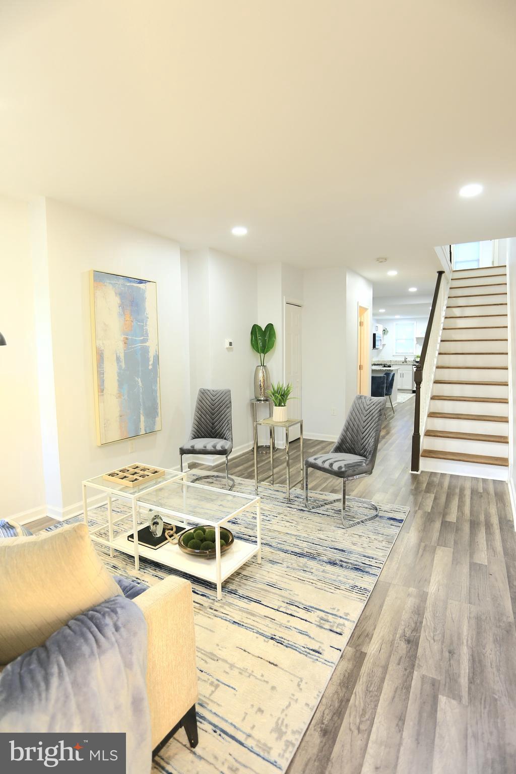 2130 W FAYETTE STREET