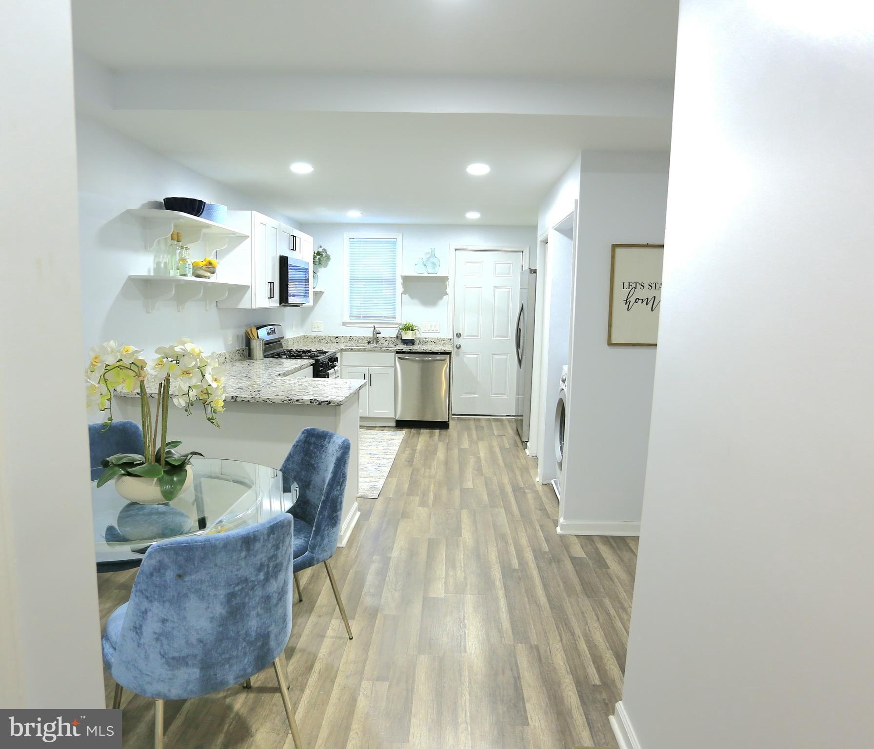 2130 W FAYETTE STREET