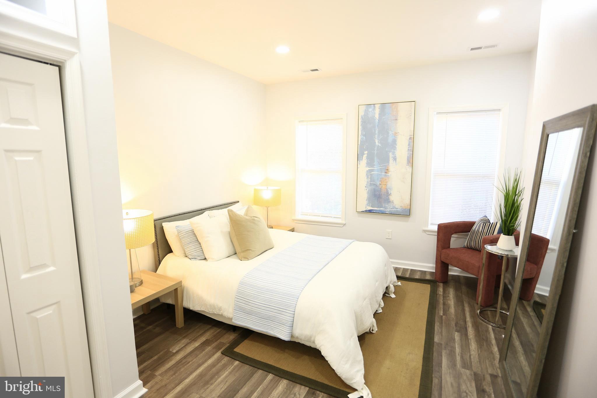 2130 W FAYETTE STREET