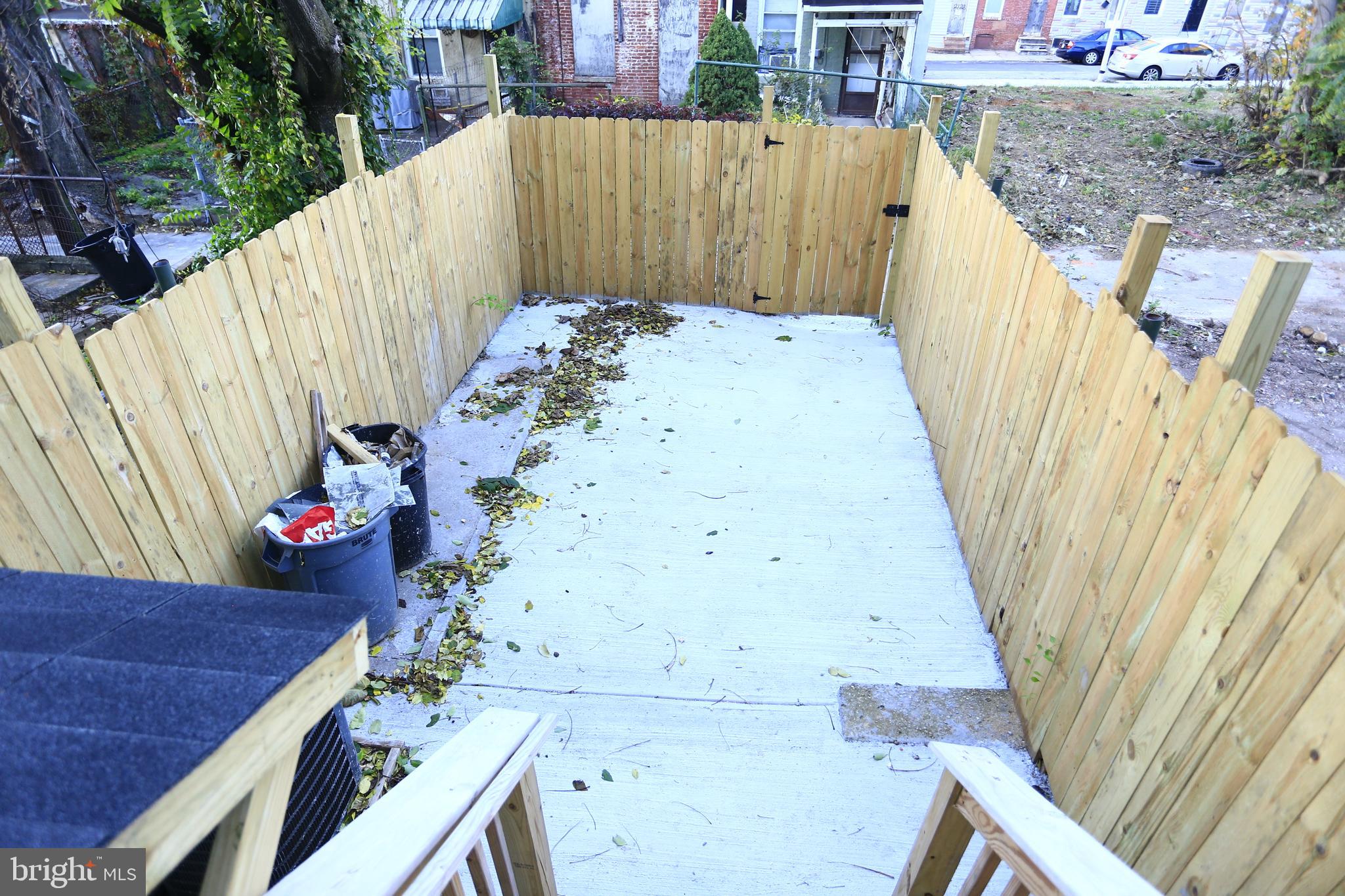 2130 W FAYETTE STREET