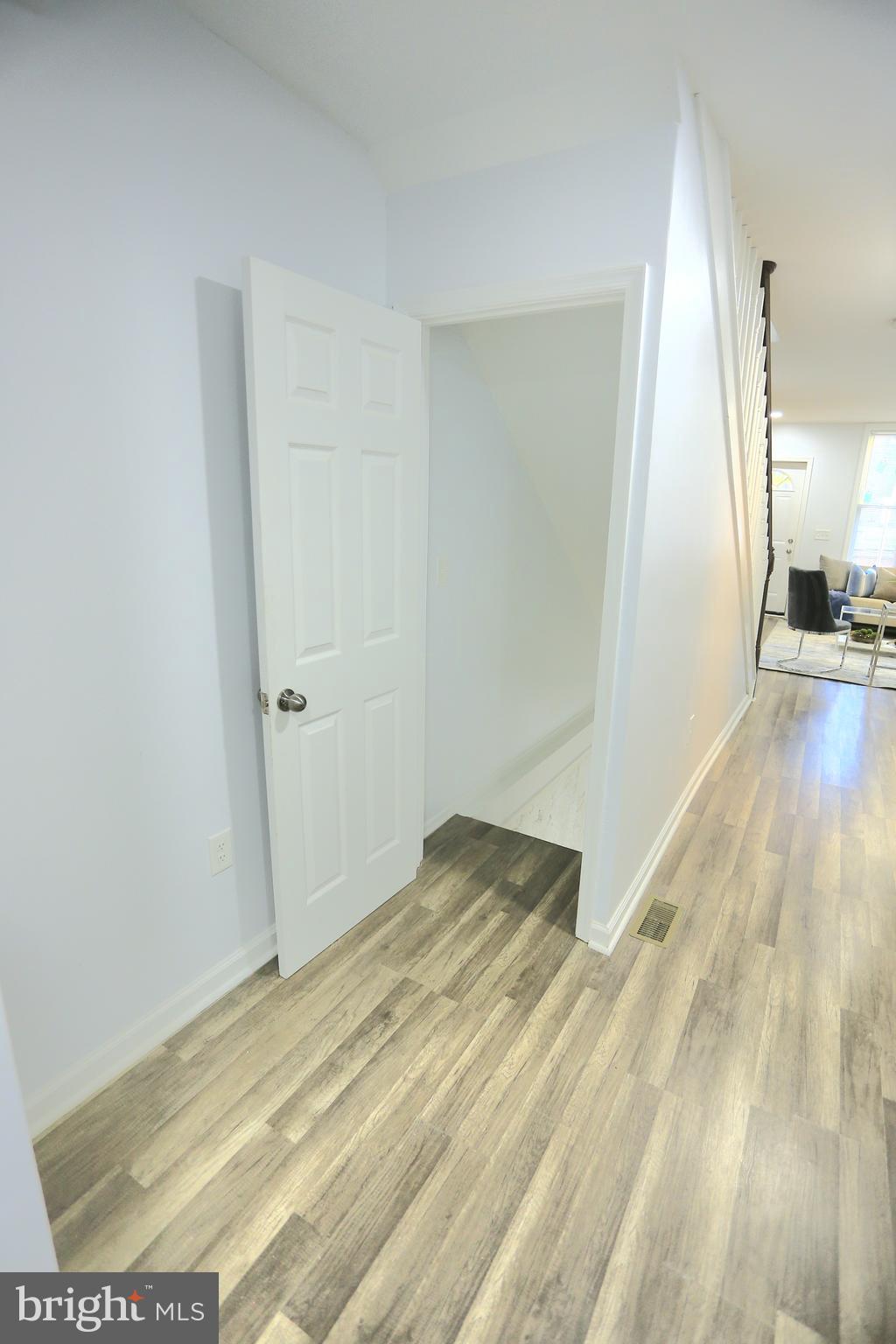 2130 W FAYETTE STREET