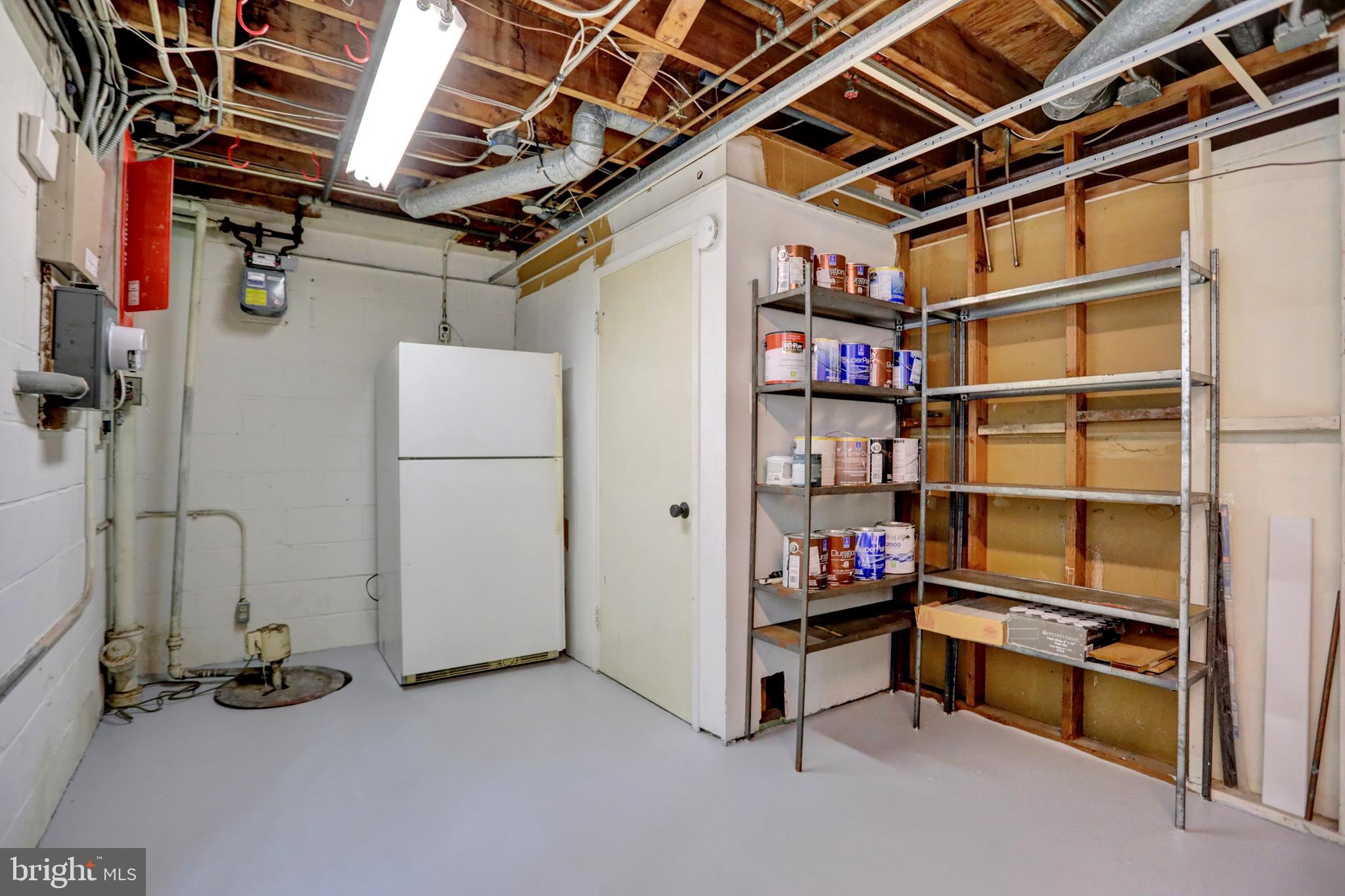 245 W LAFAYETTE AVENUE