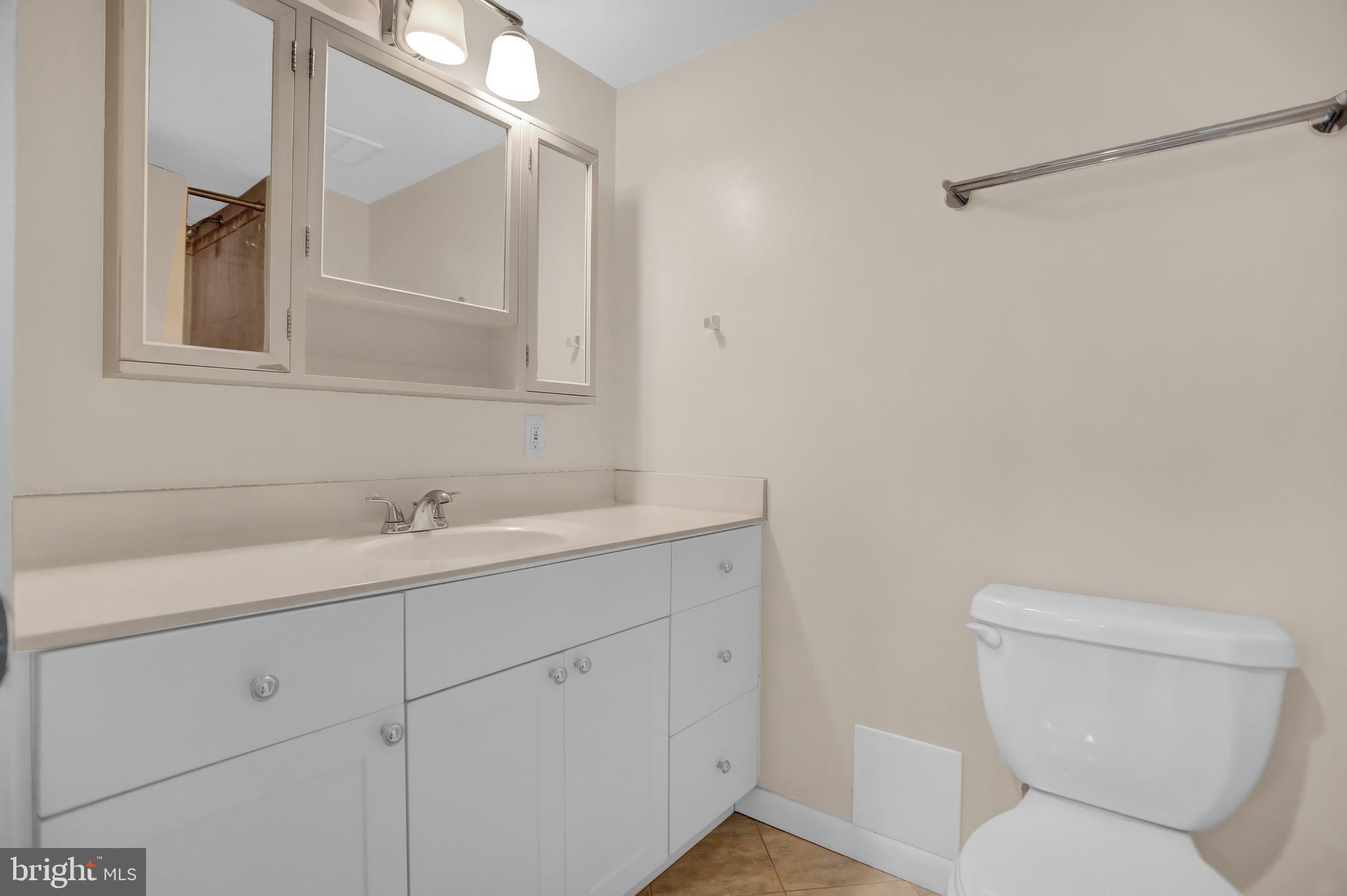 245 W LAFAYETTE AVENUE