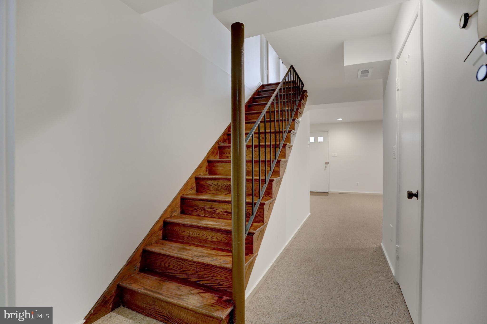 245 W LAFAYETTE AVENUE