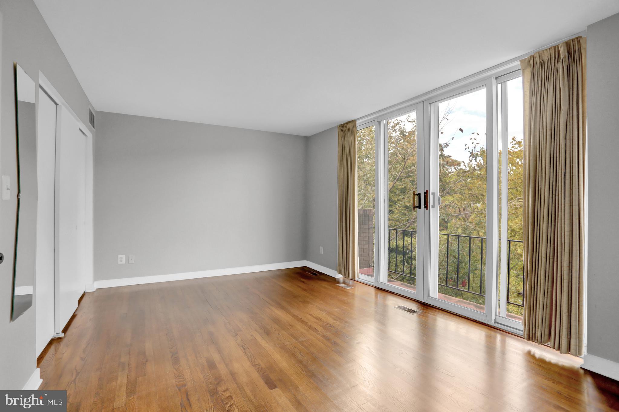 245 W LAFAYETTE AVENUE