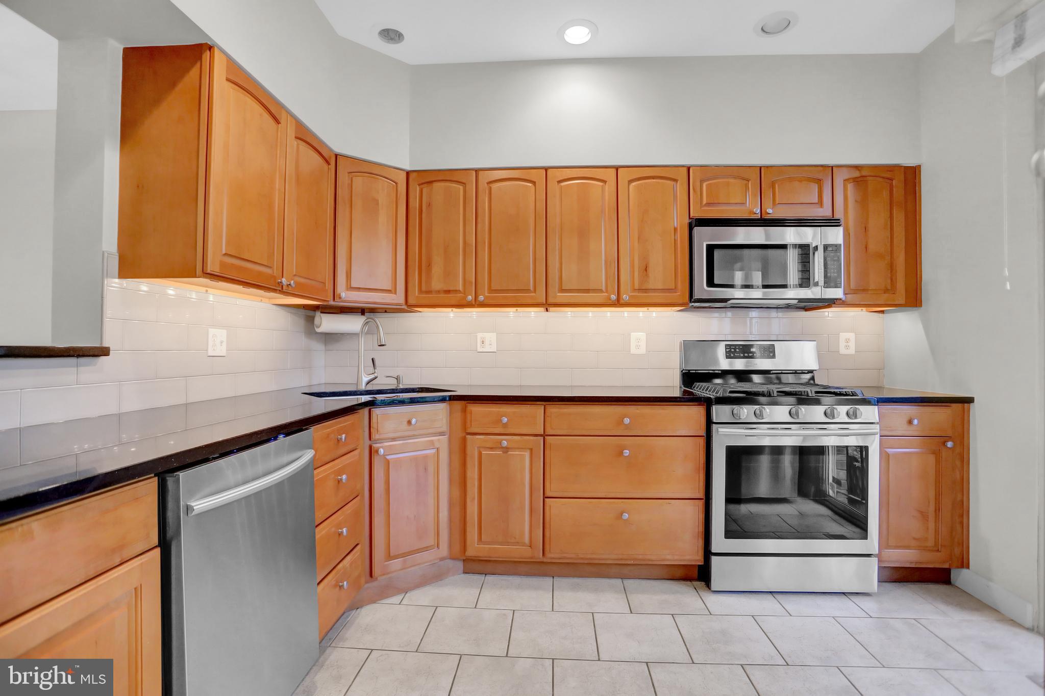 245 W LAFAYETTE AVENUE