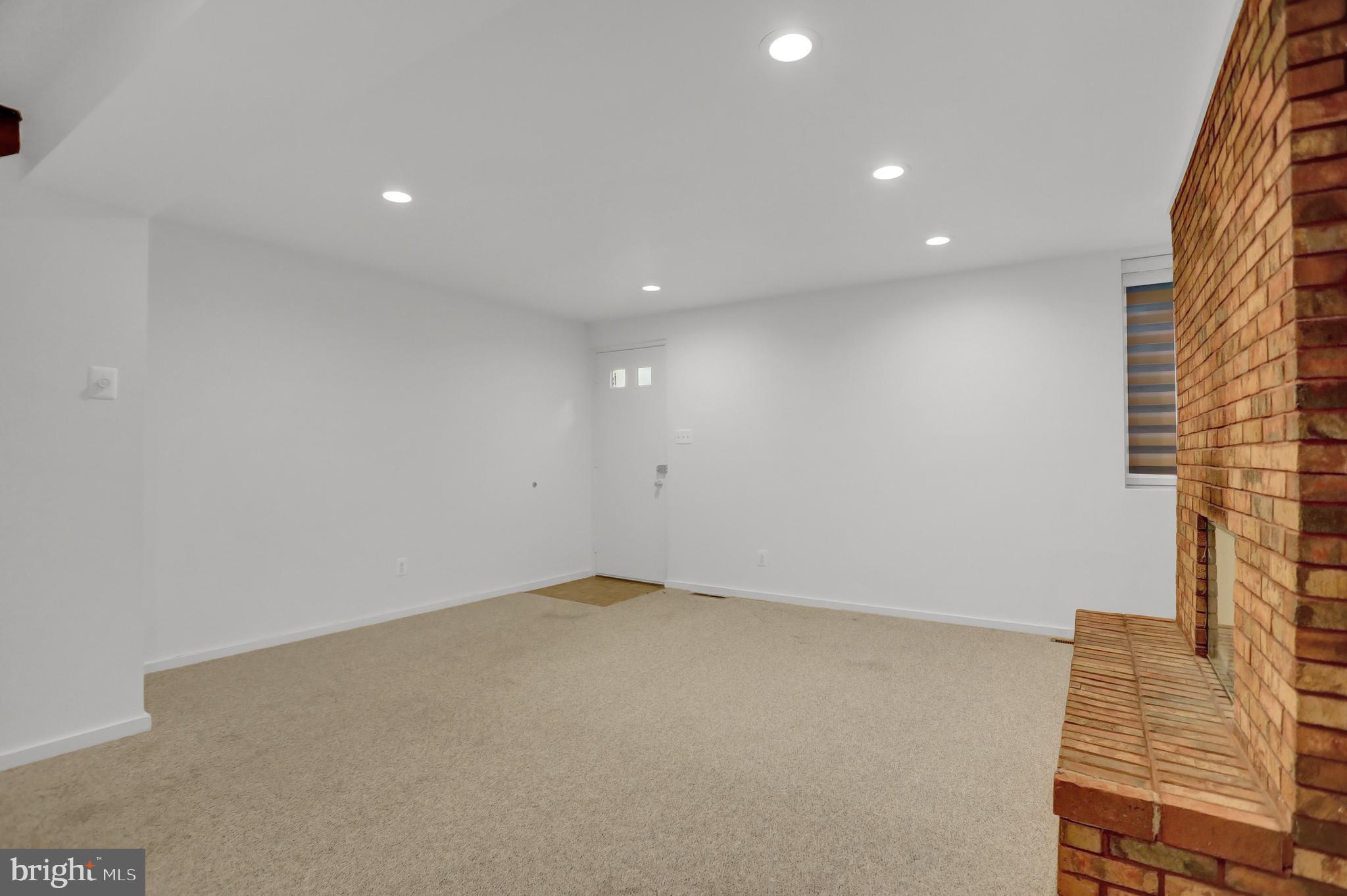 245 W LAFAYETTE AVENUE
