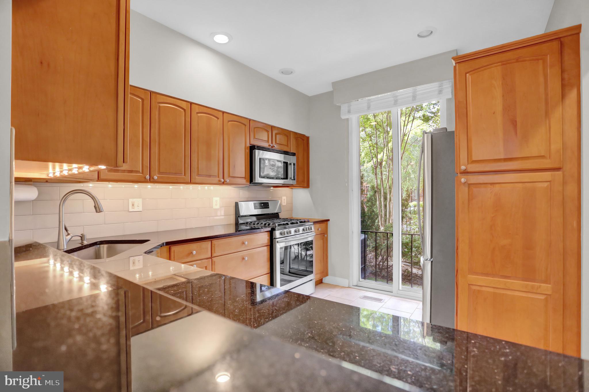 245 W LAFAYETTE AVENUE
