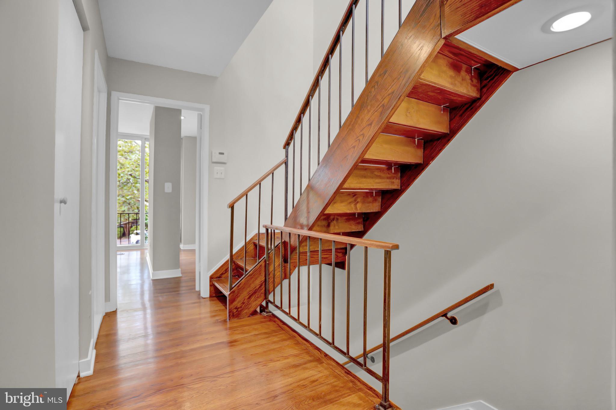 245 W LAFAYETTE AVENUE