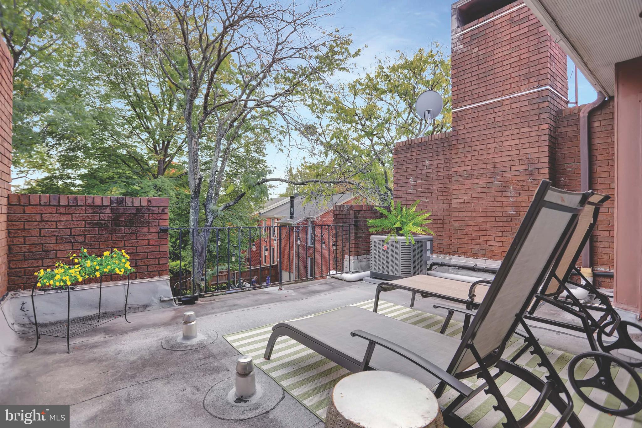 245 W LAFAYETTE AVENUE