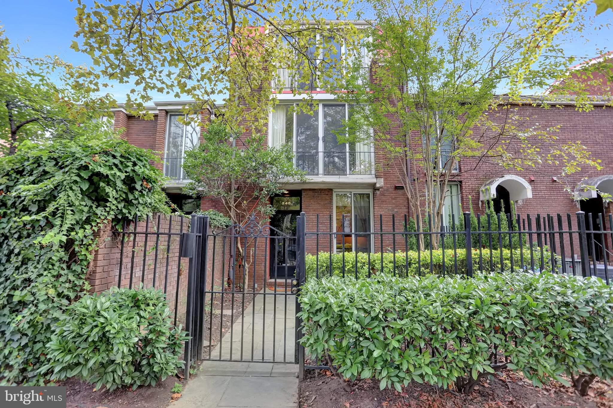 245 W LAFAYETTE AVENUE