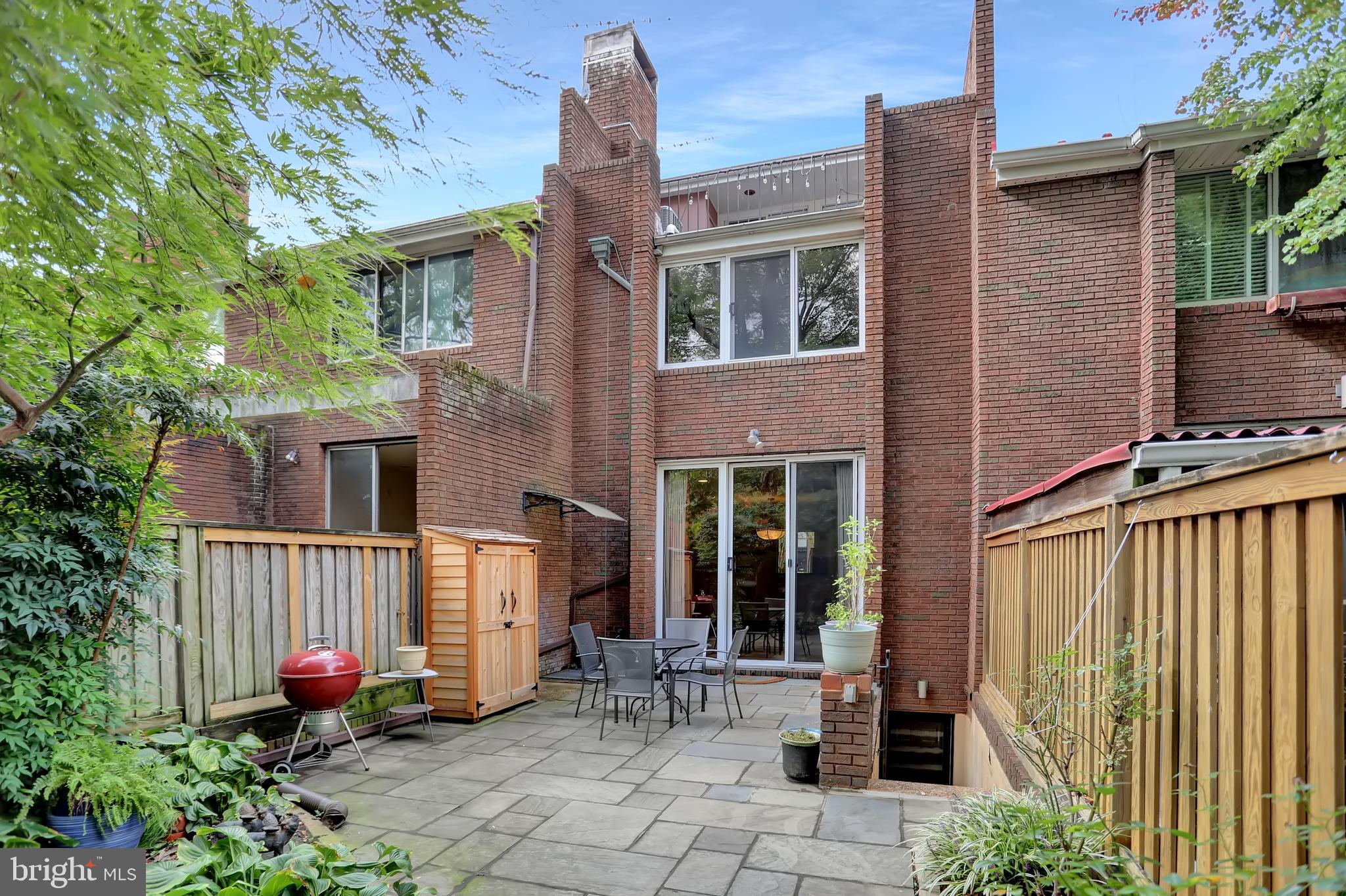 245 W LAFAYETTE AVENUE