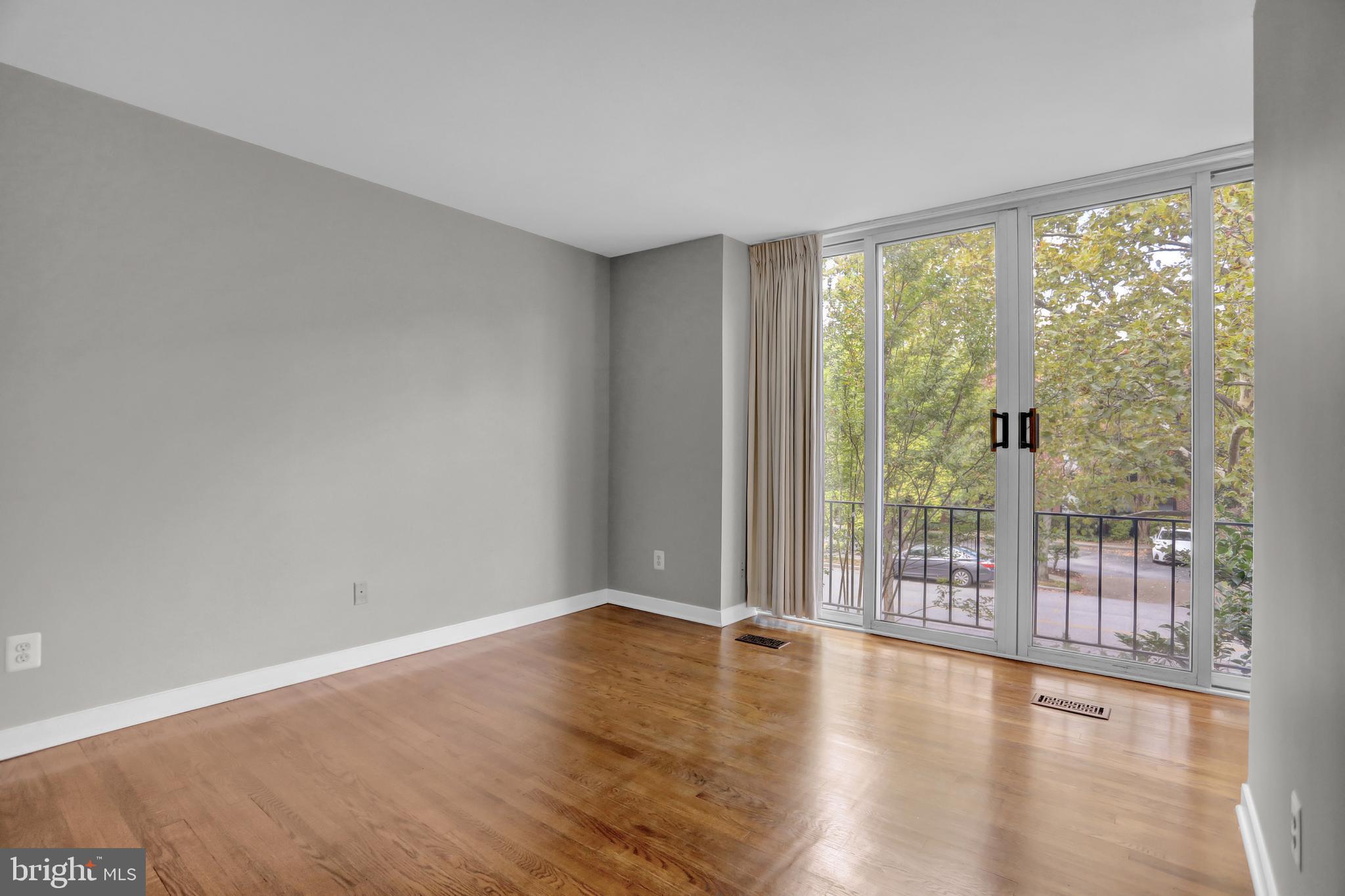 245 W LAFAYETTE AVENUE