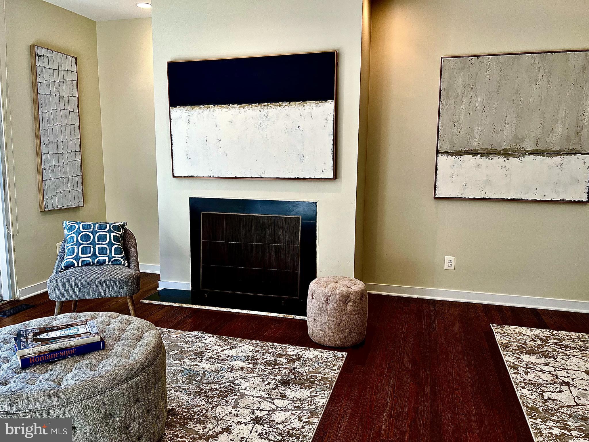 245 W LAFAYETTE AVENUE