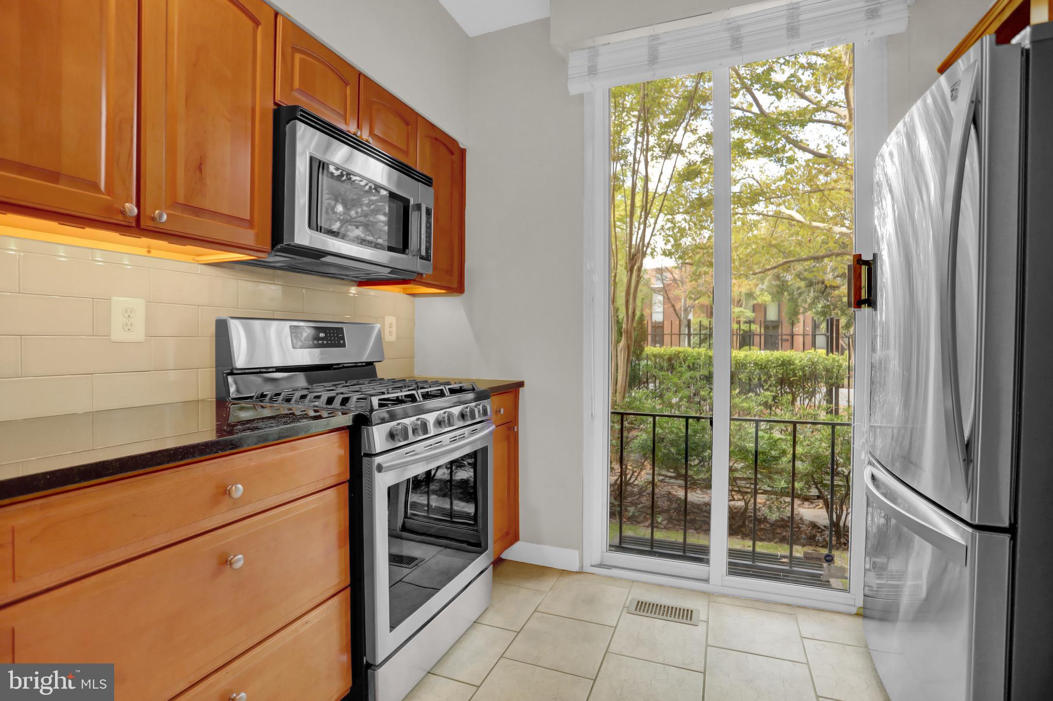 245 W LAFAYETTE AVENUE