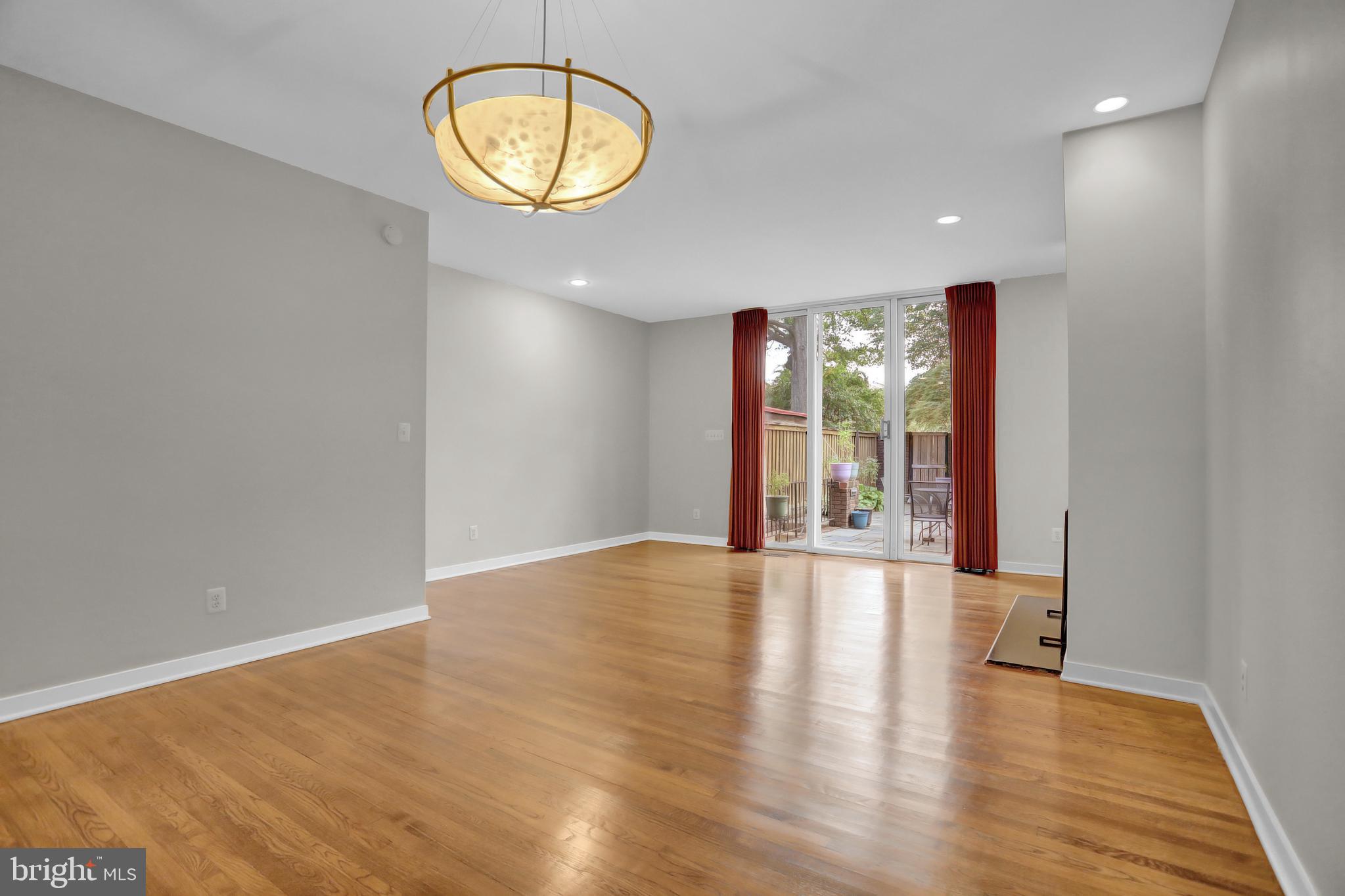 245 W LAFAYETTE AVENUE