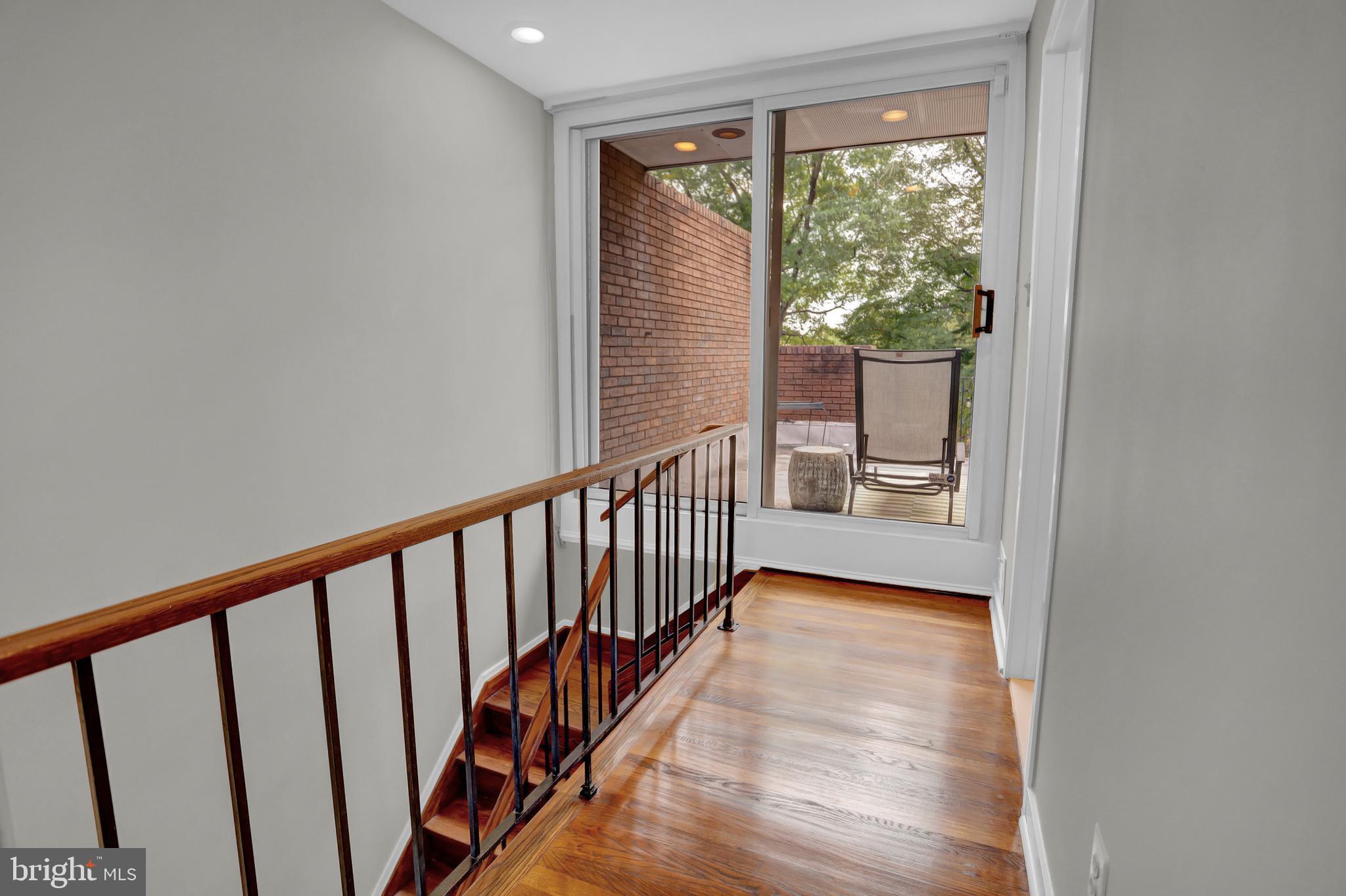 245 W LAFAYETTE AVENUE