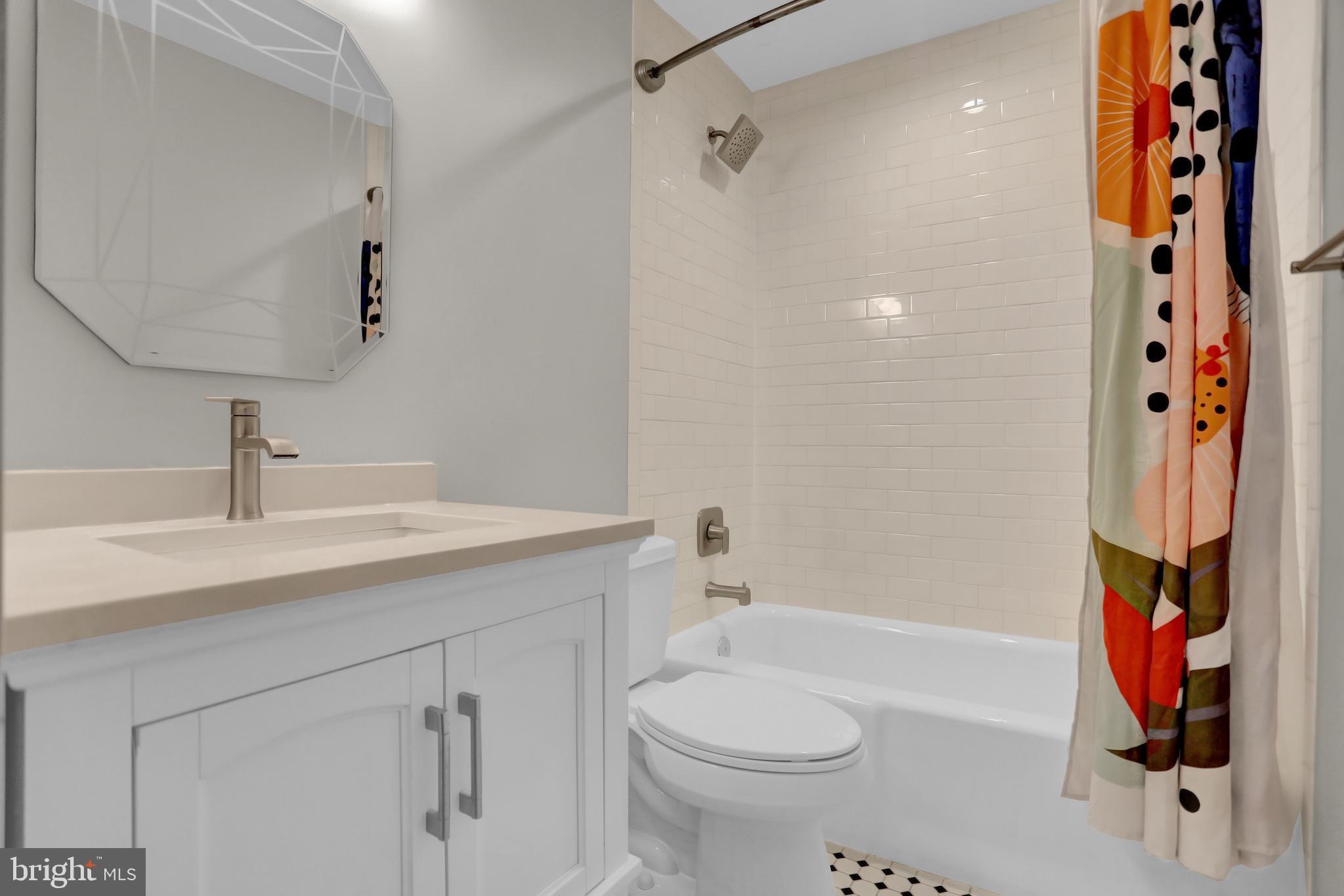 245 W LAFAYETTE AVENUE