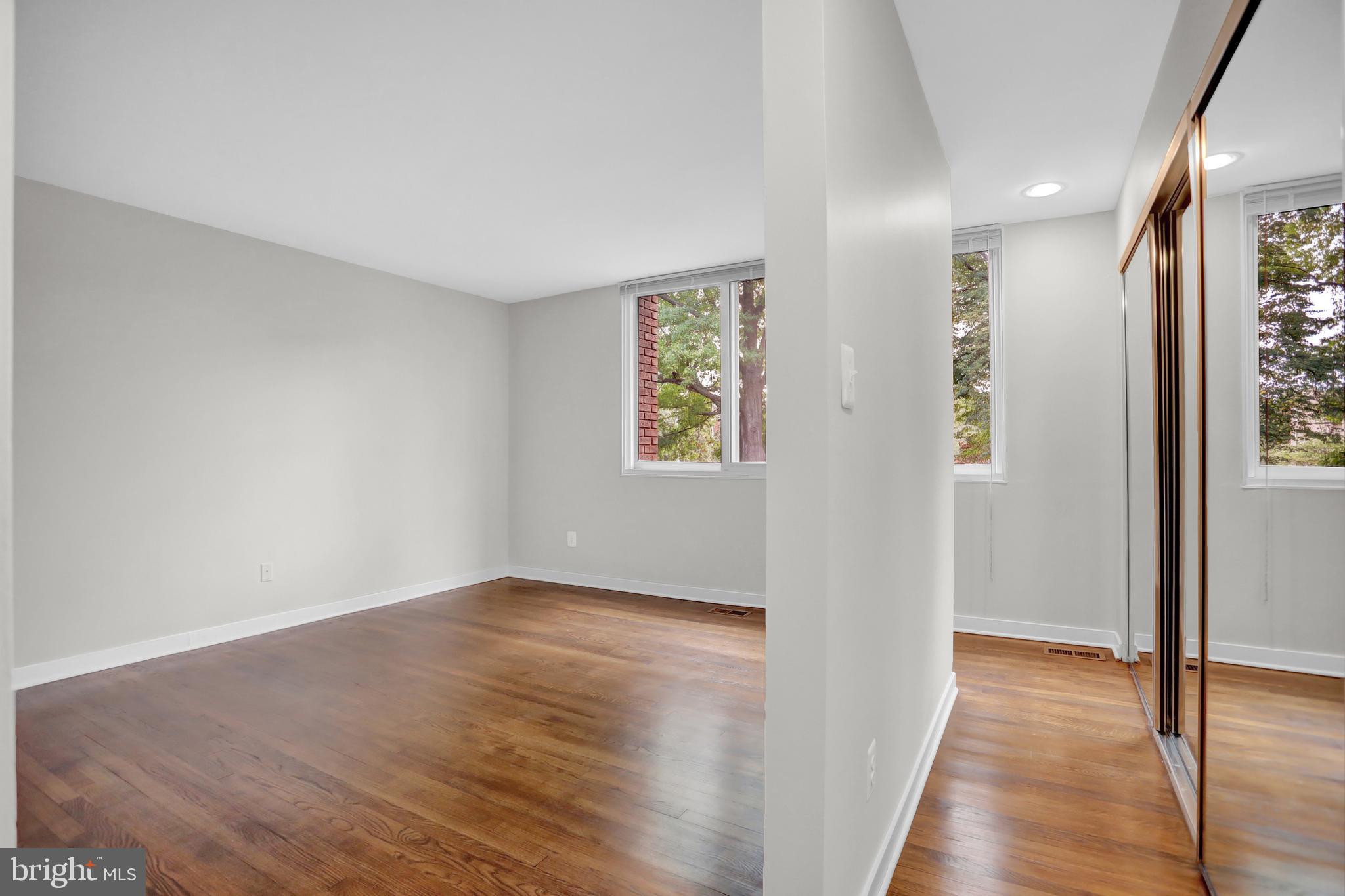 245 W LAFAYETTE AVENUE