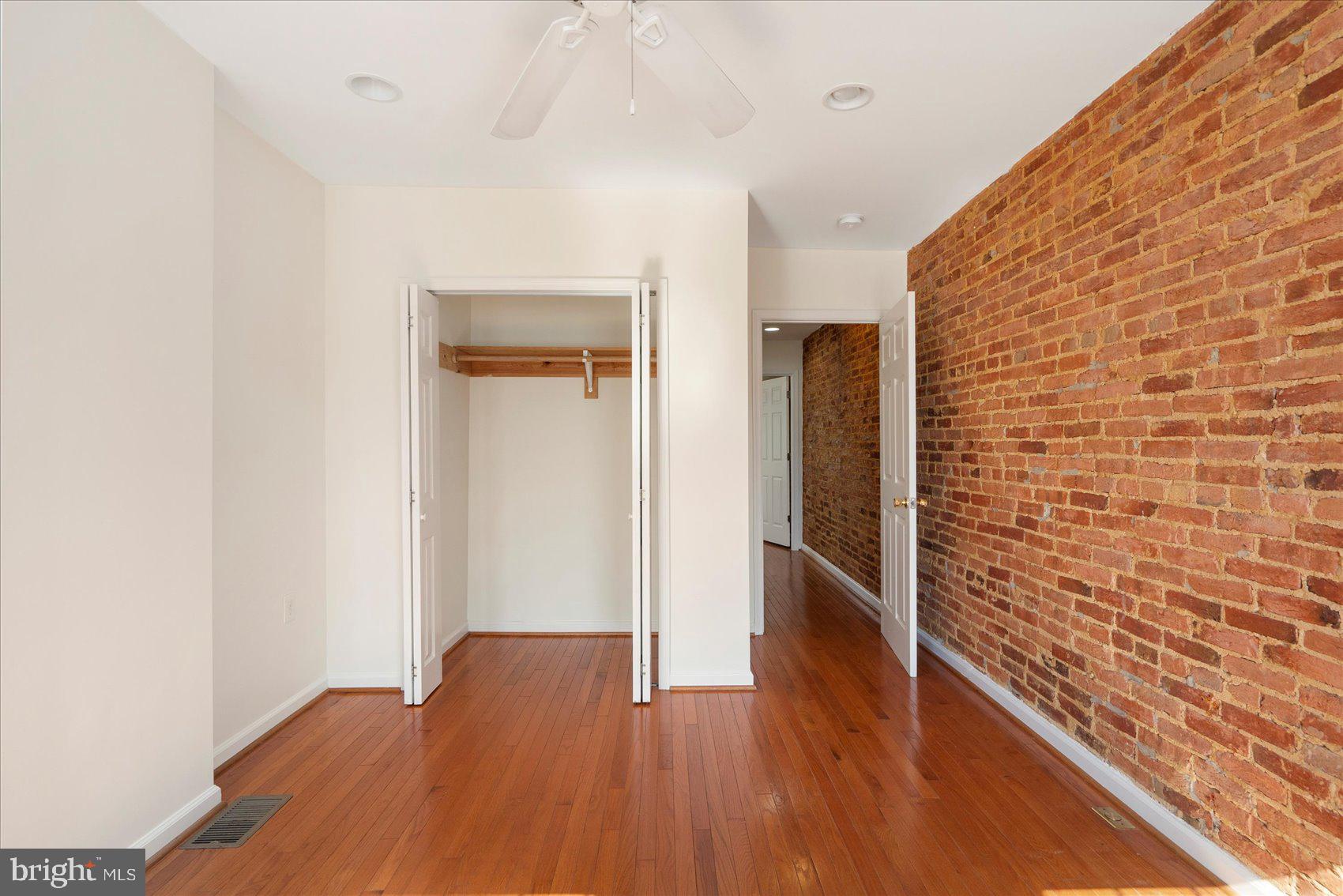 1100 E PRESTON STREET