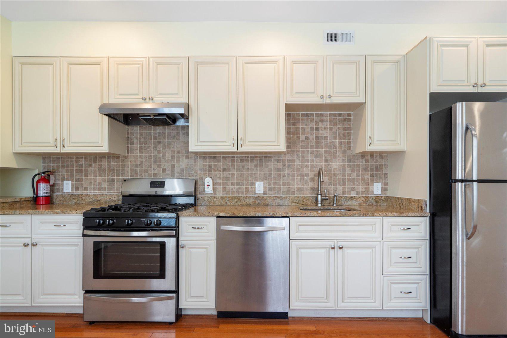 1100 E PRESTON STREET