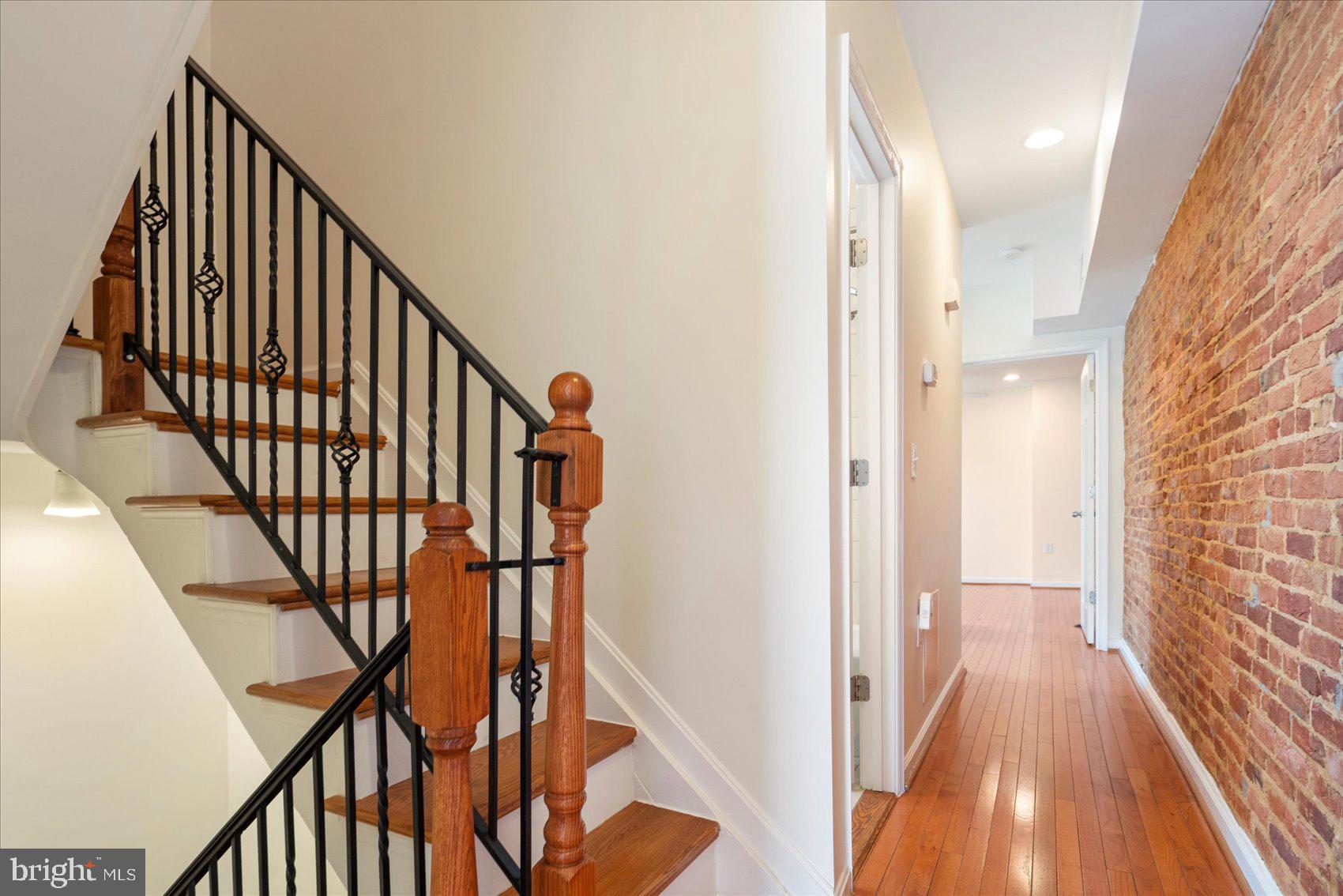 1100 E PRESTON STREET