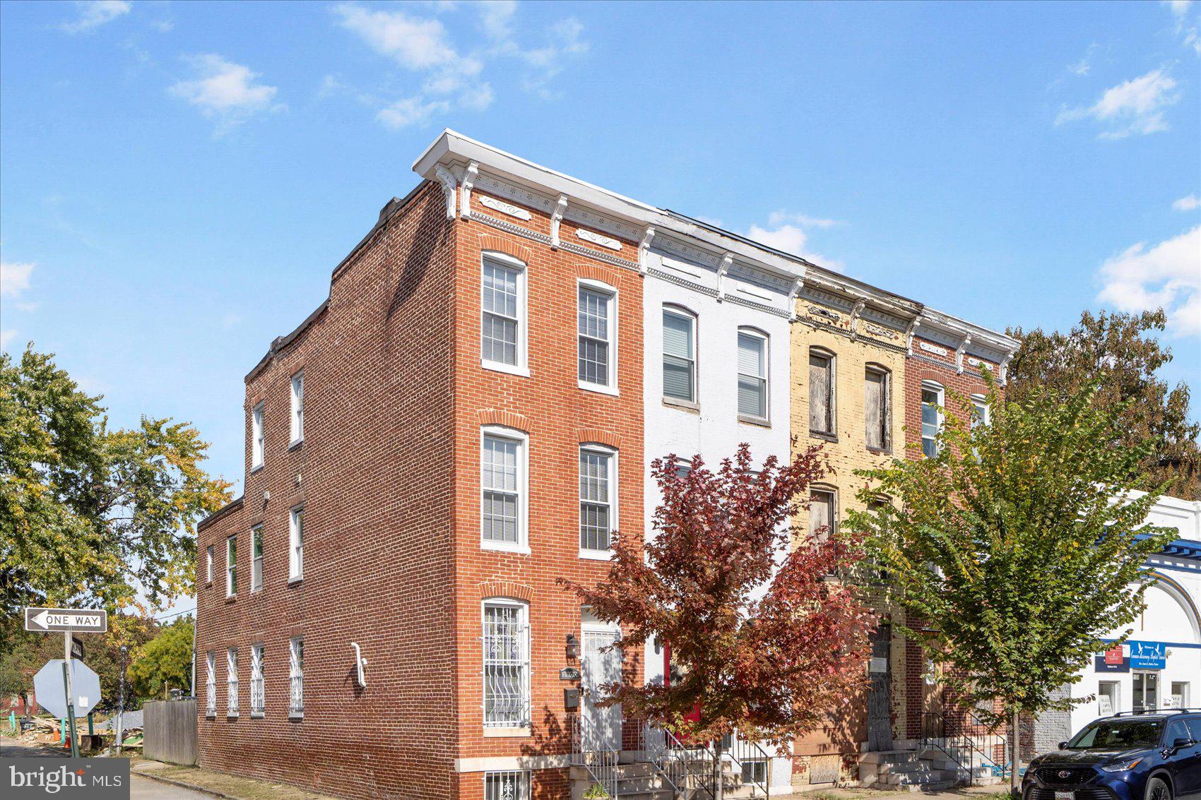 1100 E PRESTON STREET