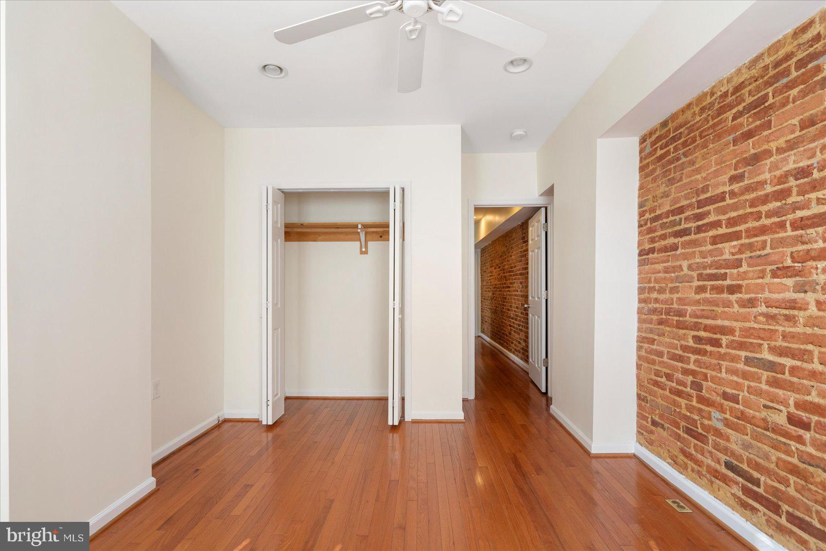 1100 E PRESTON STREET